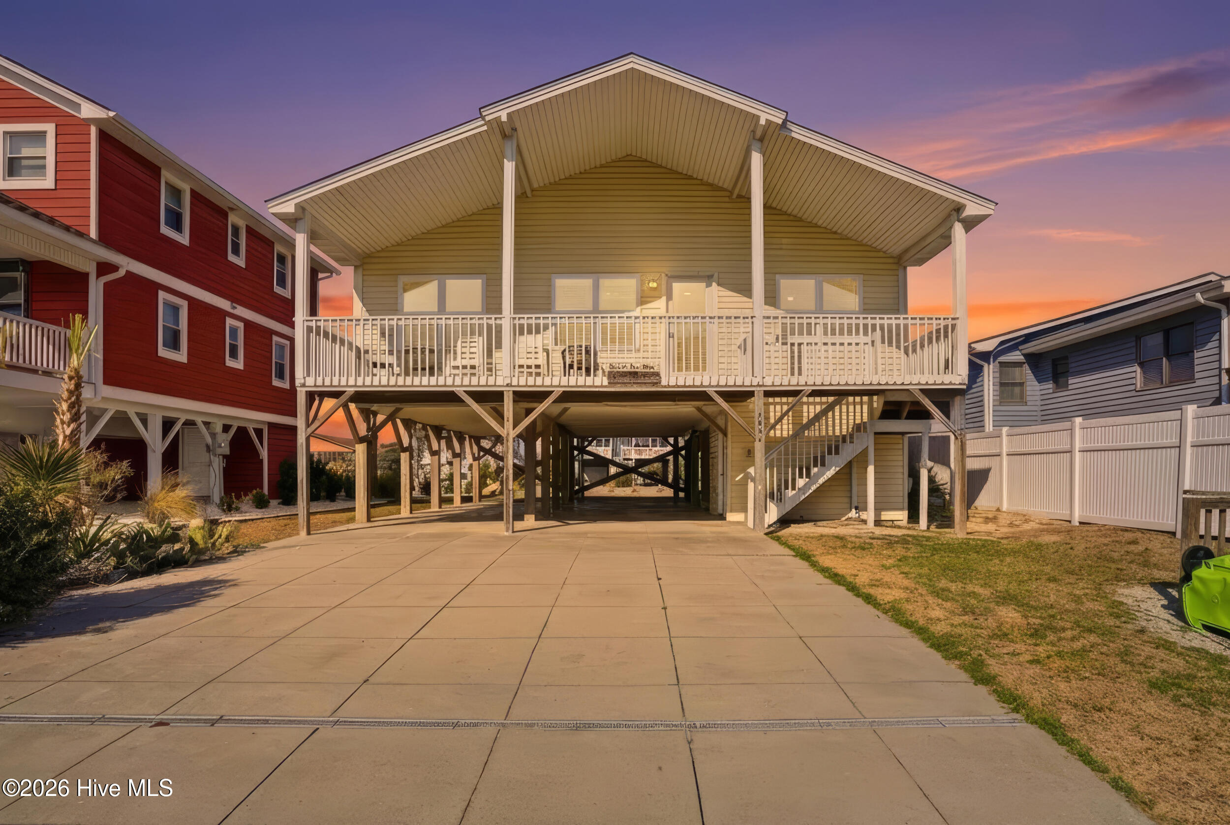 2004 W Beach Drive
