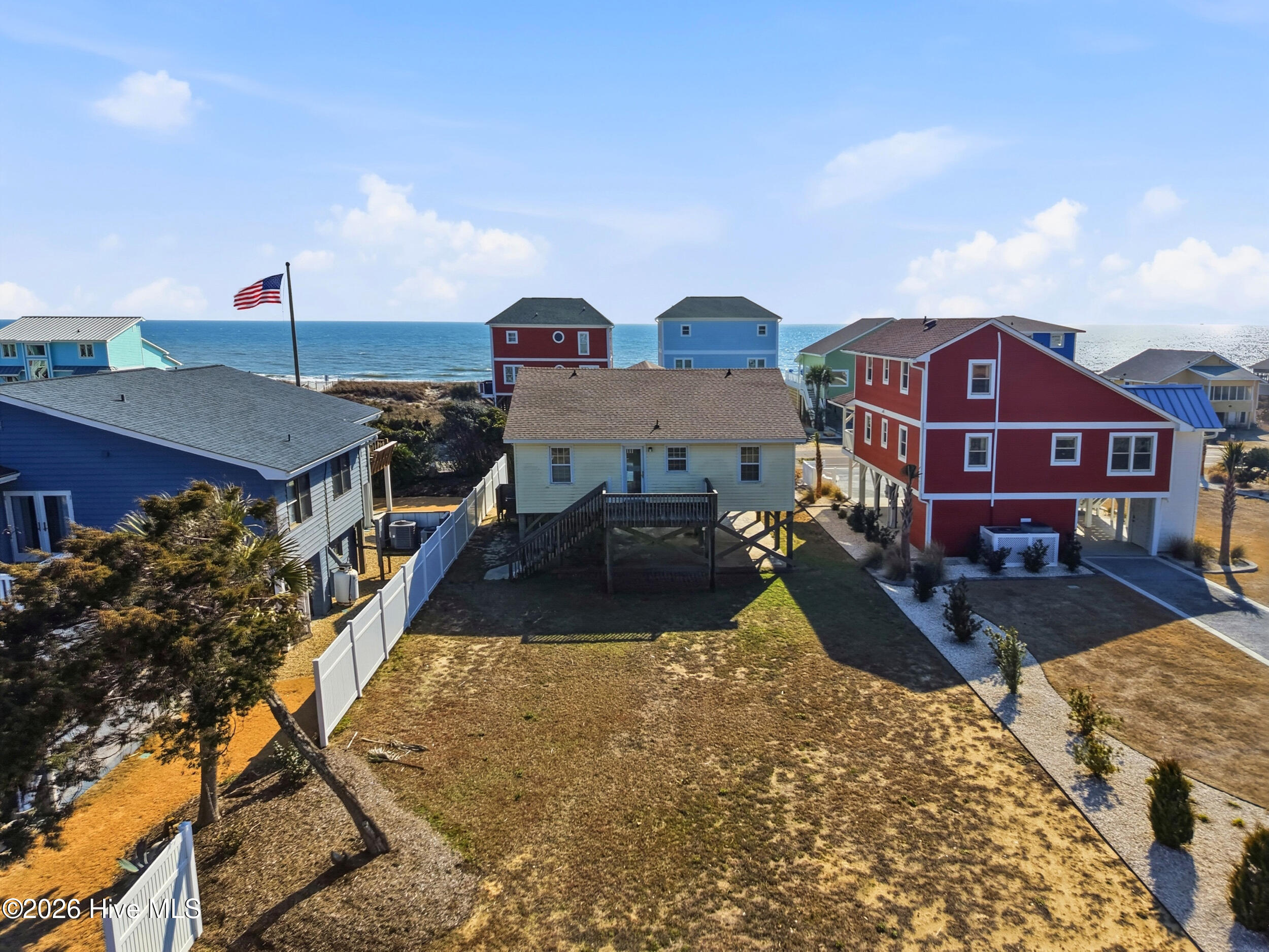 2004 W Beach Drive