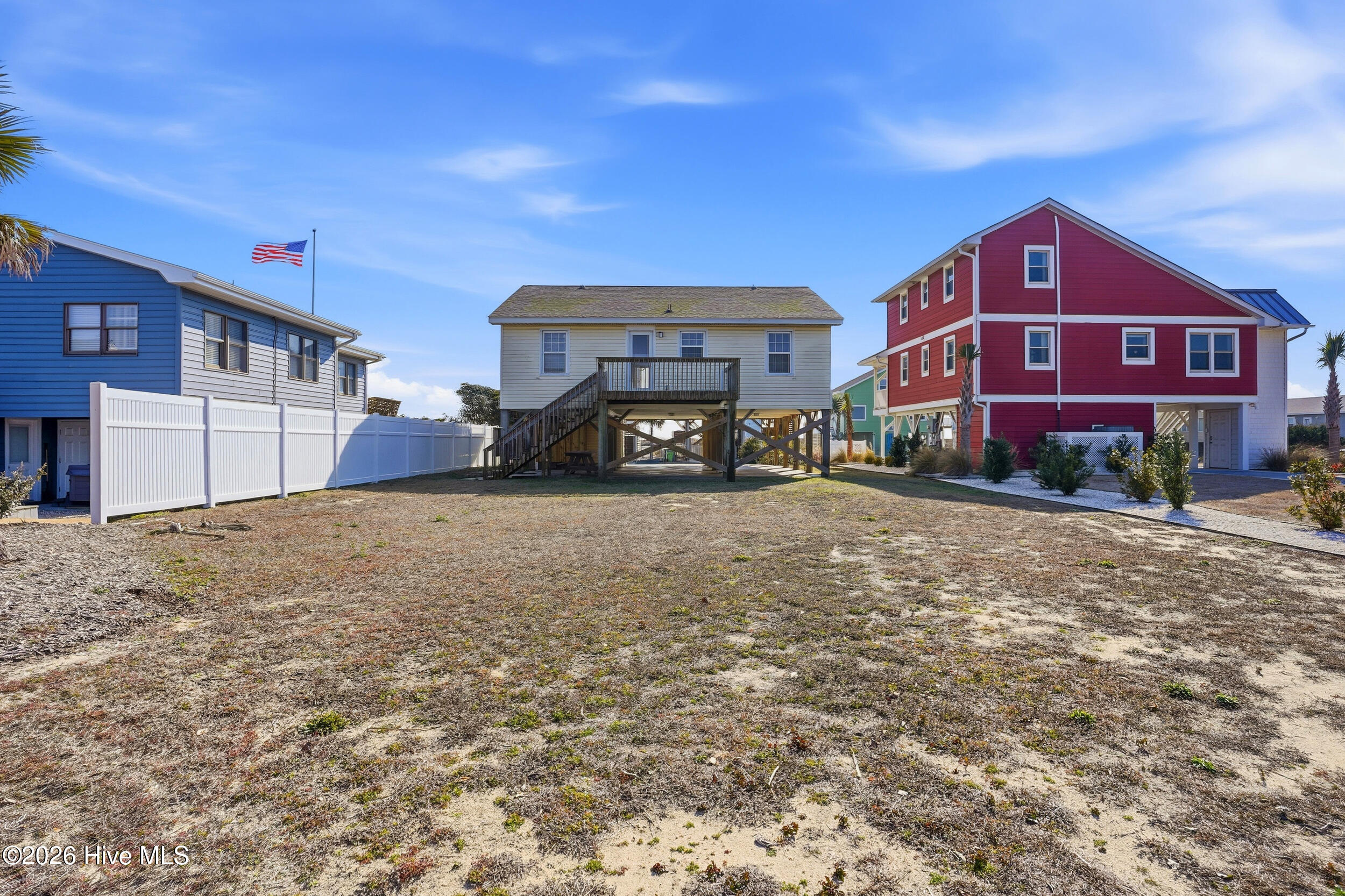 2004 W Beach Drive