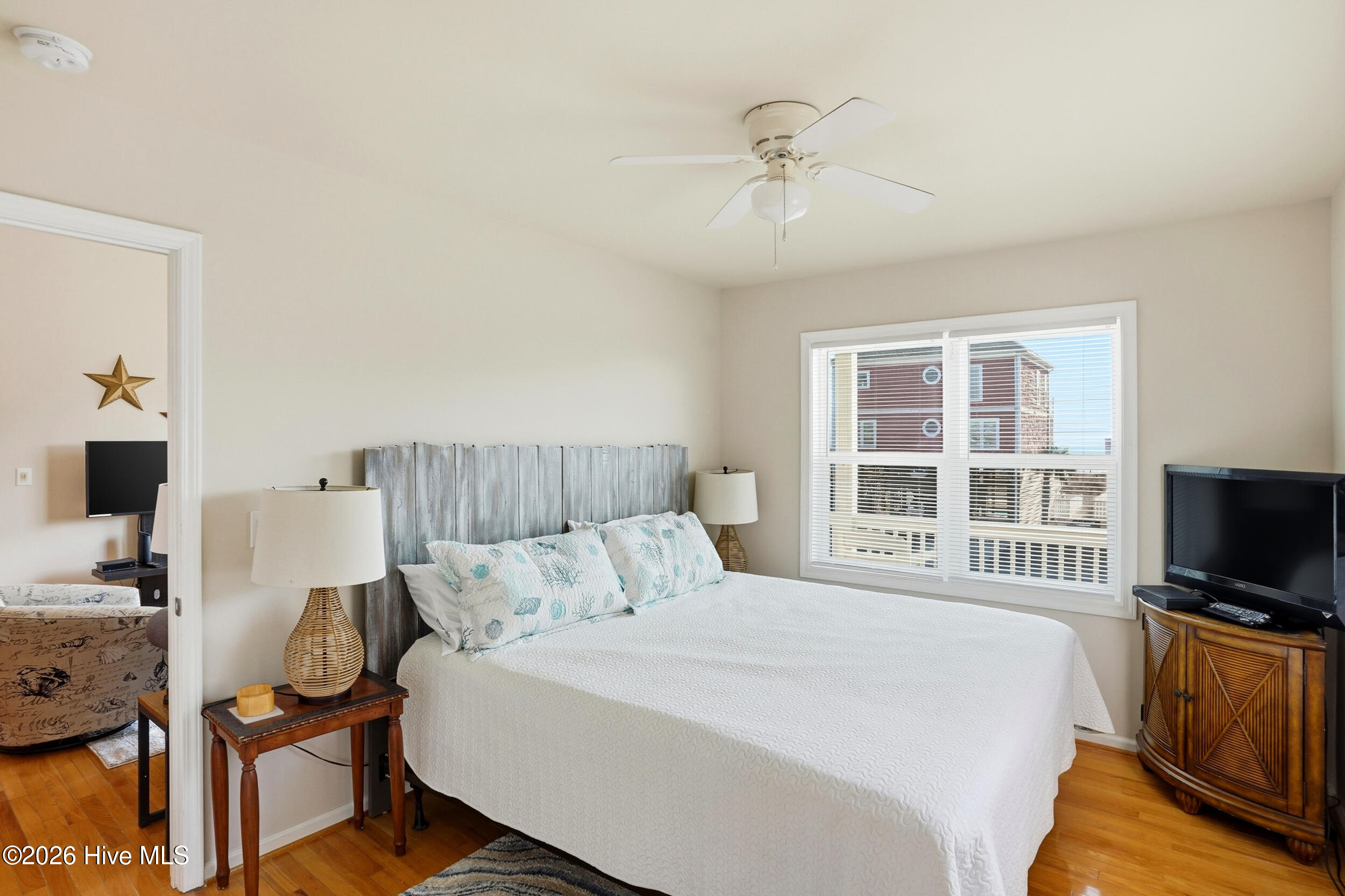 2004 W Beach Drive