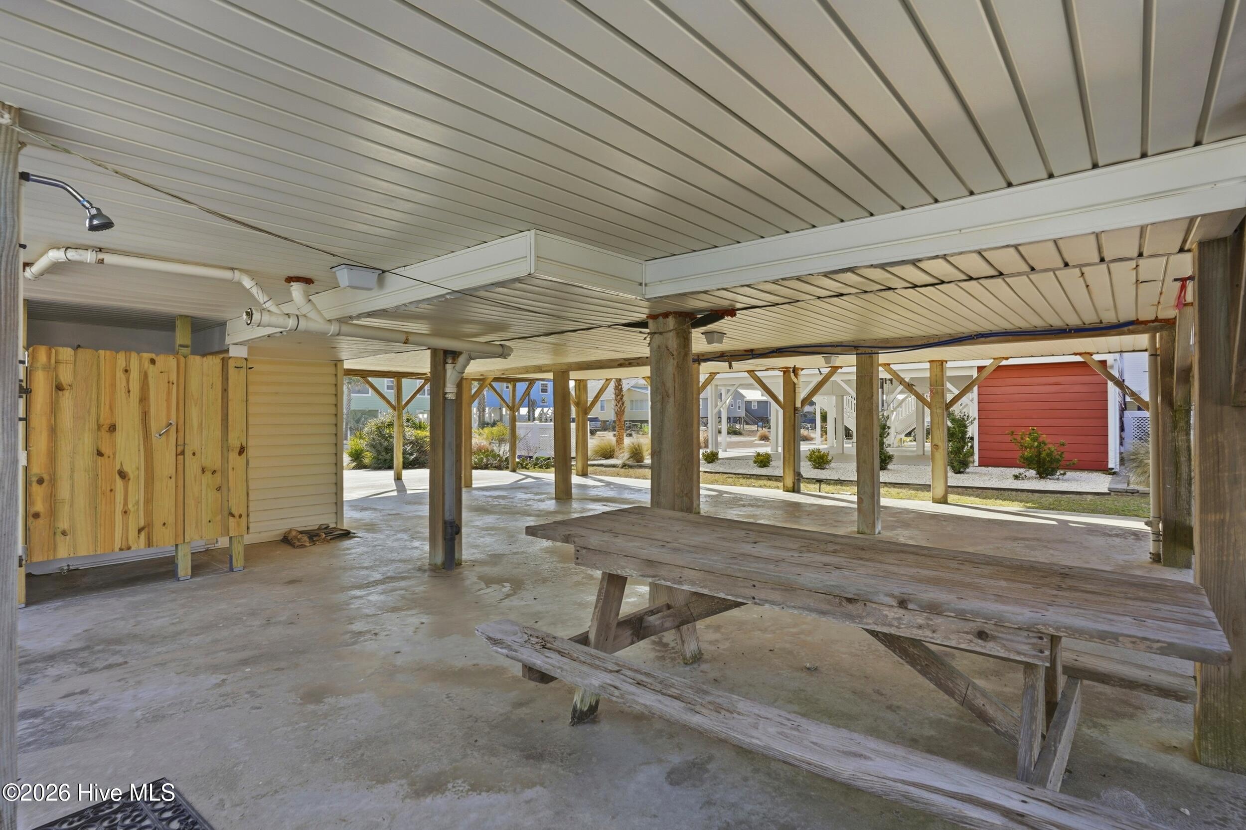 2004 W Beach Drive