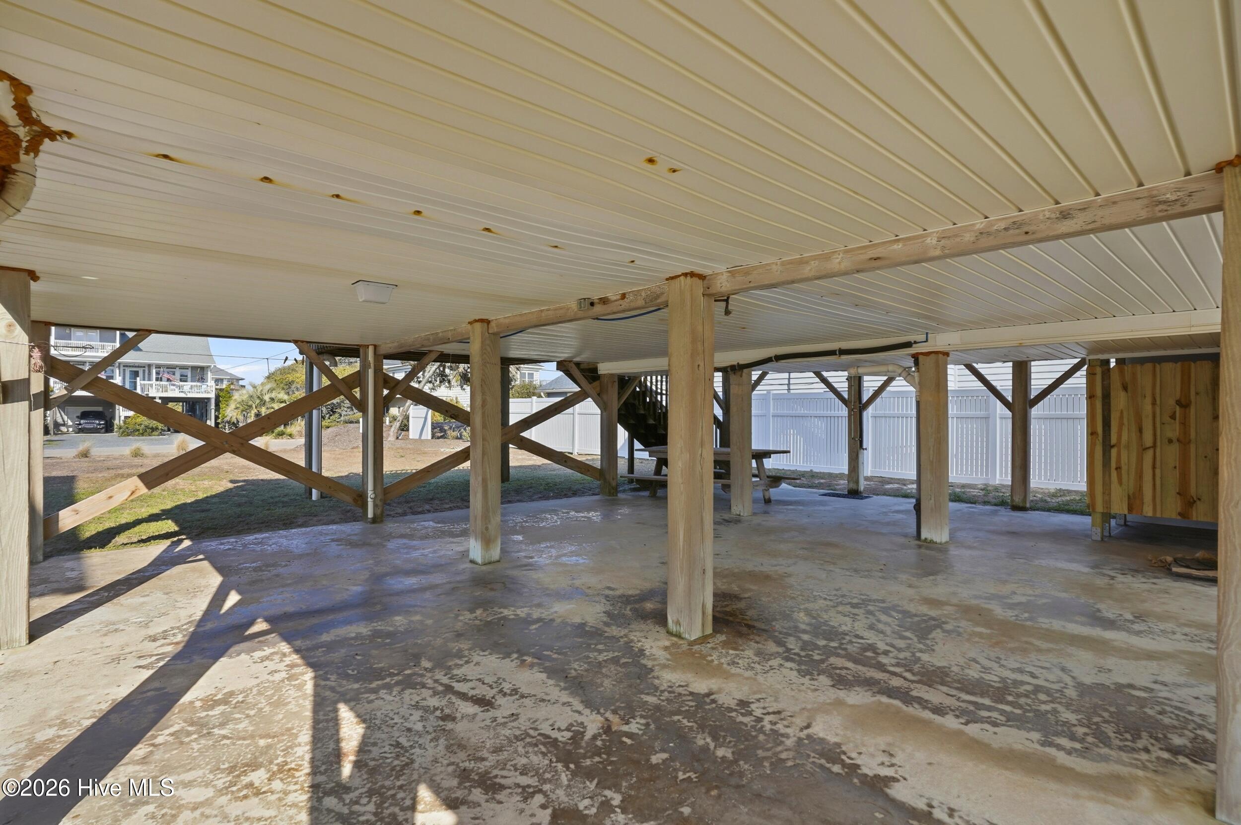 2004 W Beach Drive