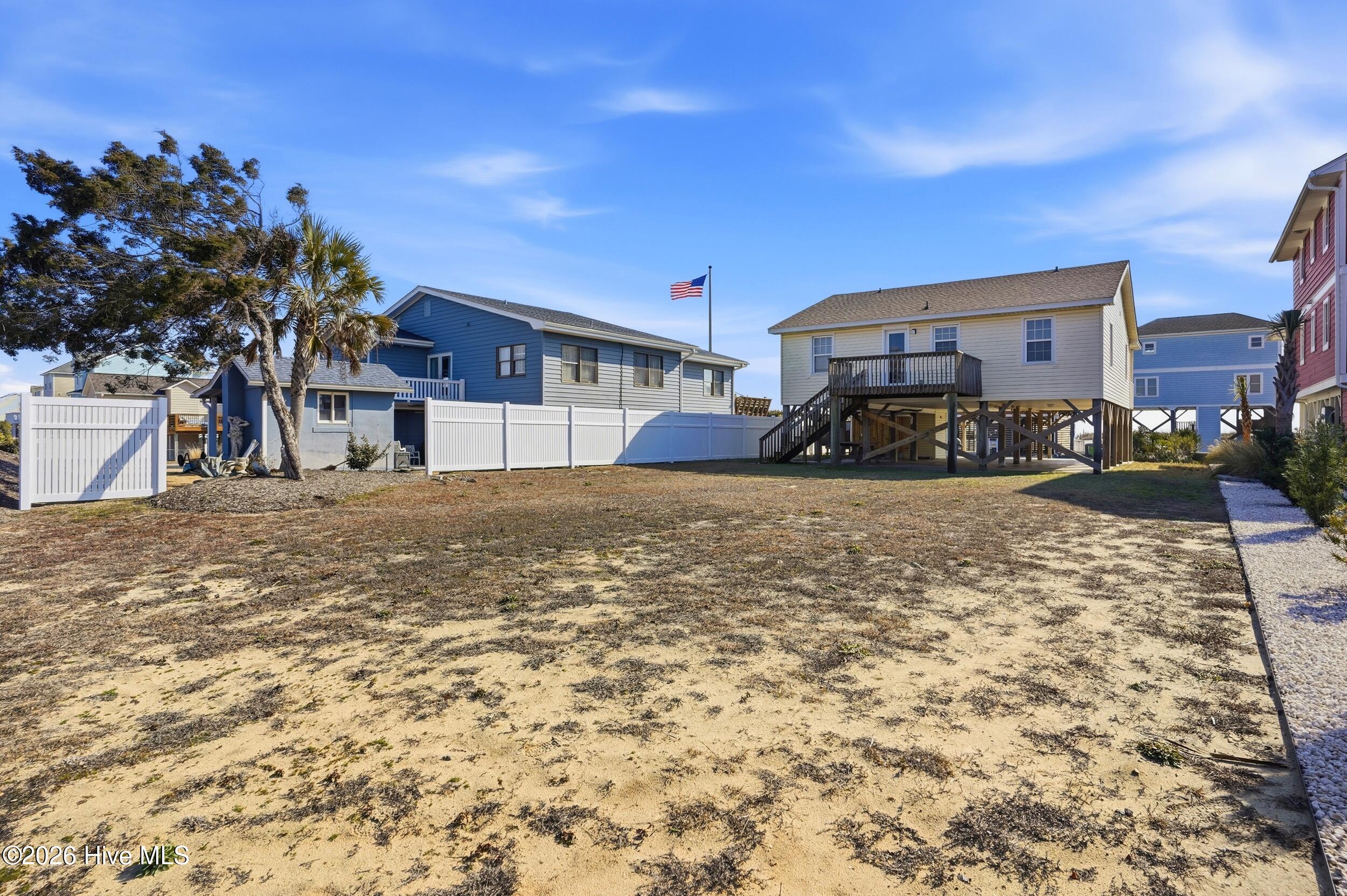 2004 W Beach Drive
