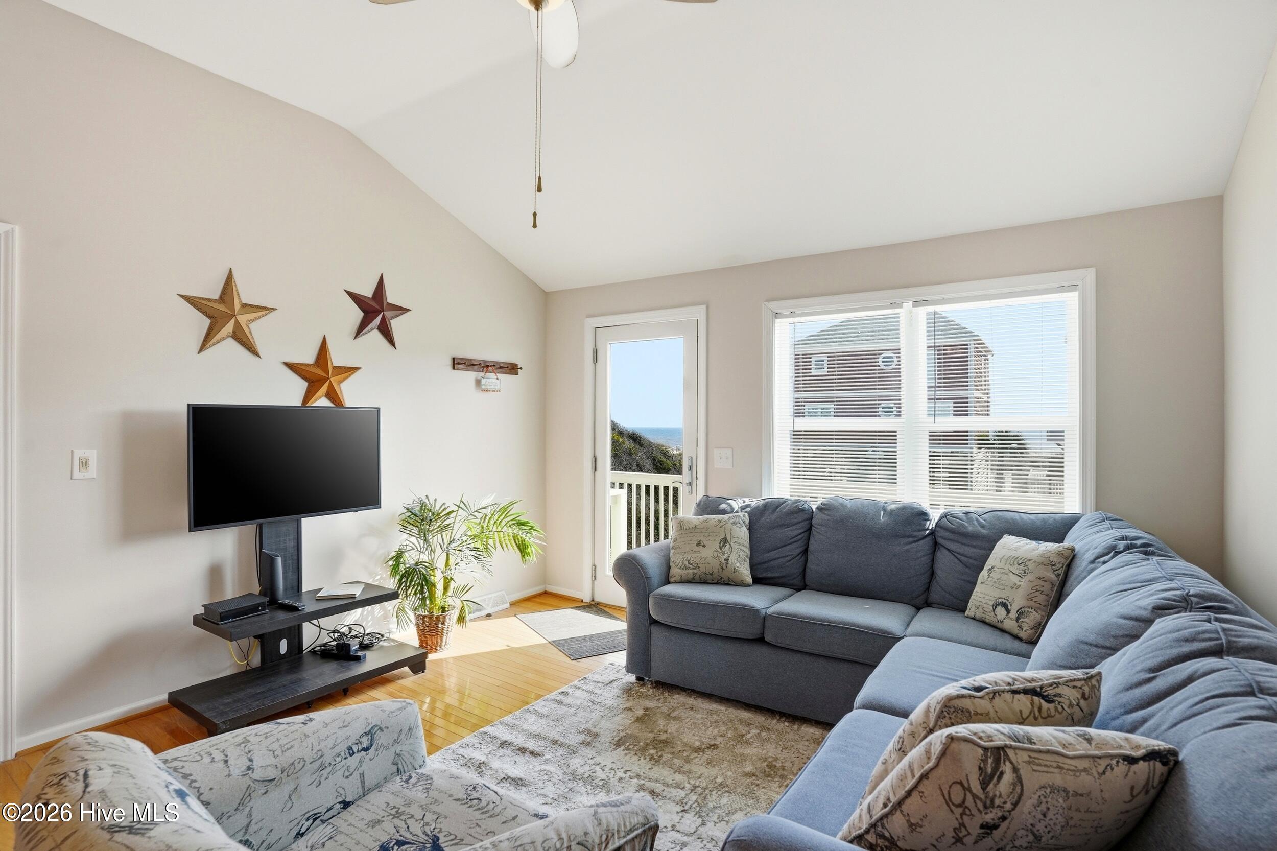 2004 W Beach Drive