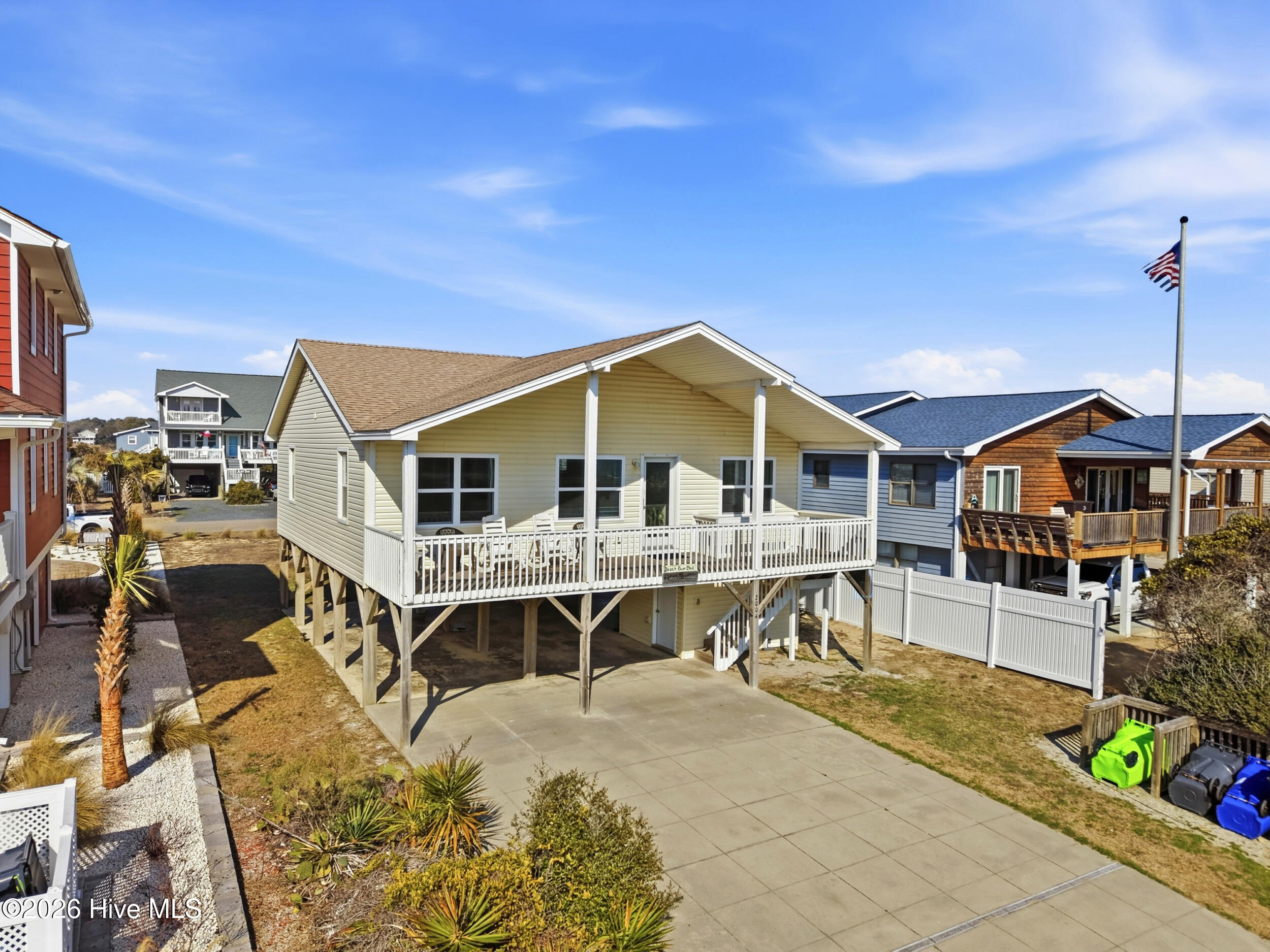 2004 W Beach Drive