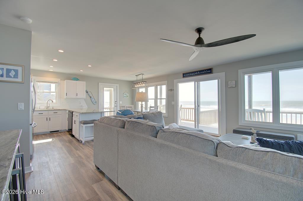 209 W Beach Drive
