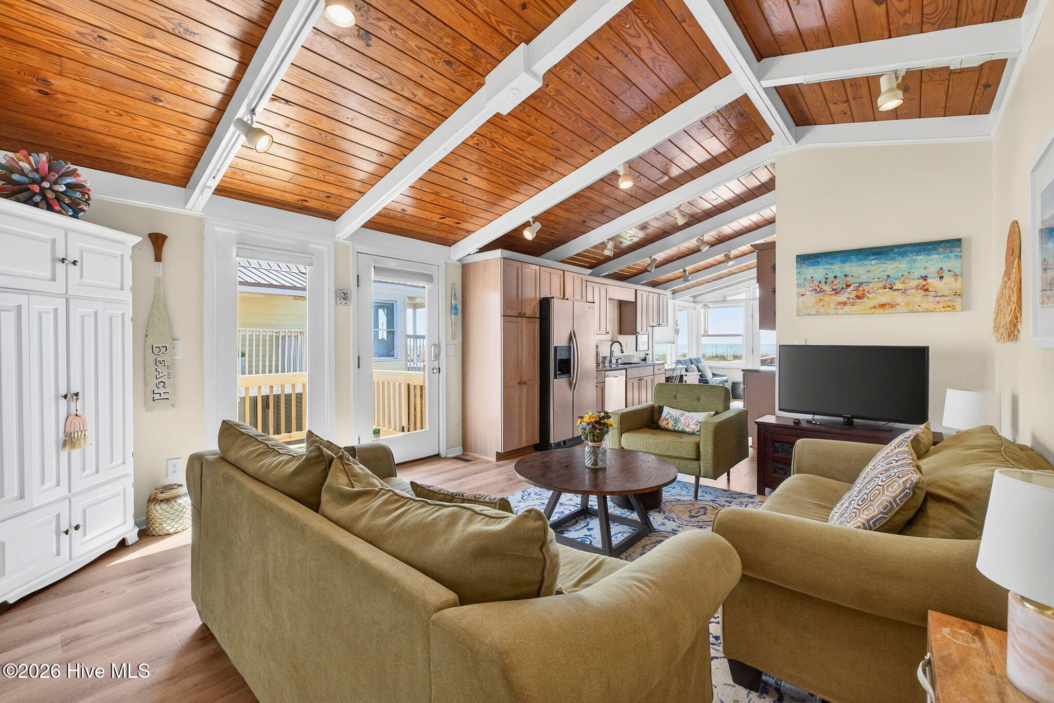 2521 W Beach Drive