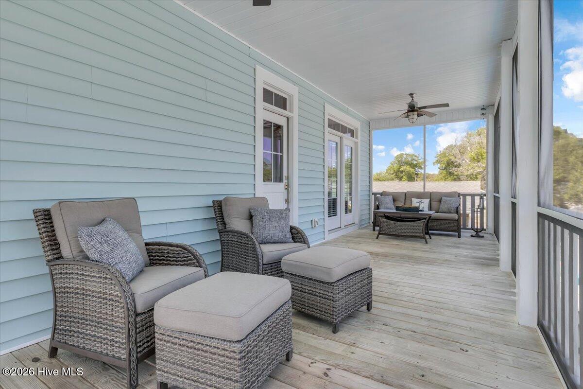 804 E Oak Island Drive