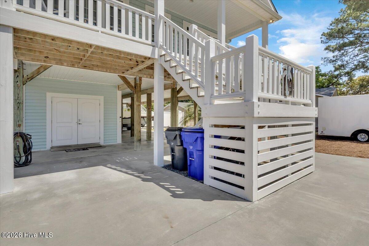 804 E Oak Island Drive