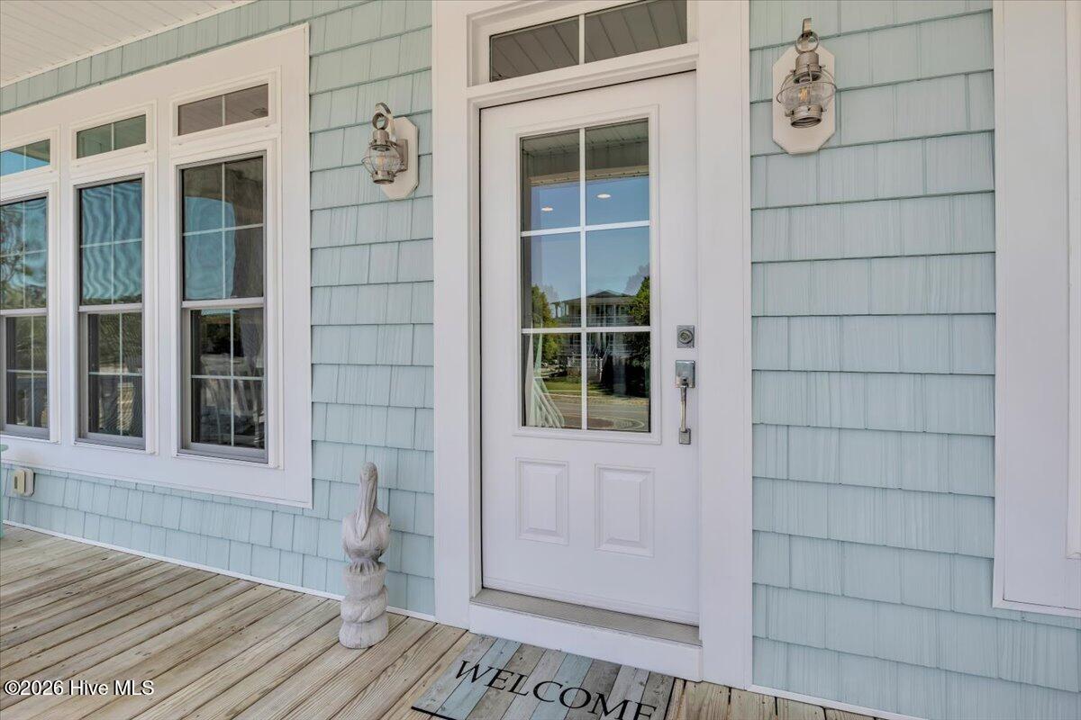 804 E Oak Island Drive
