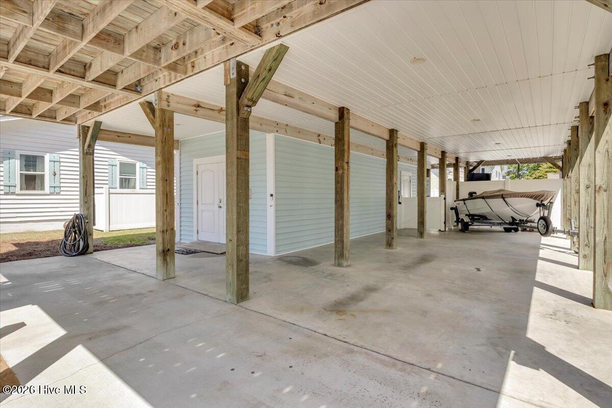 804 E Oak Island Drive