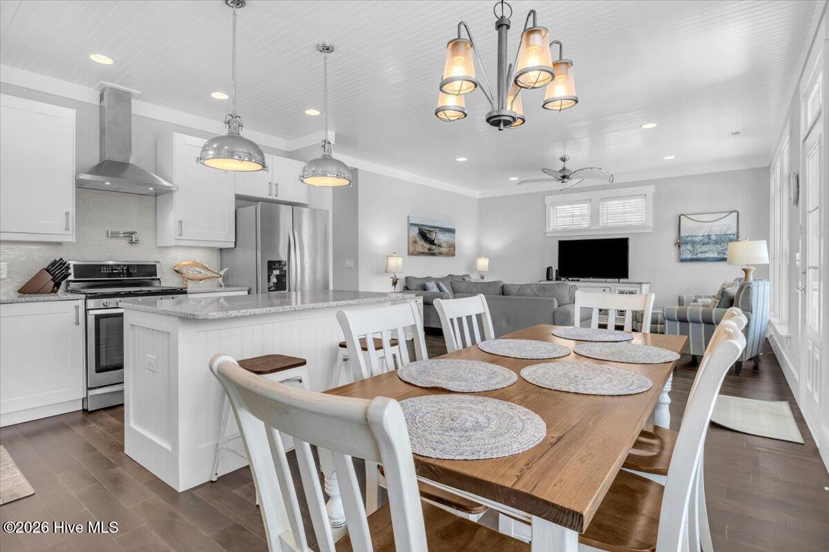 804 E Oak Island Drive