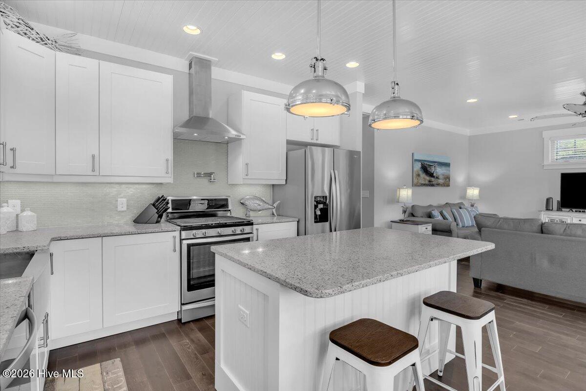 804 E Oak Island Drive