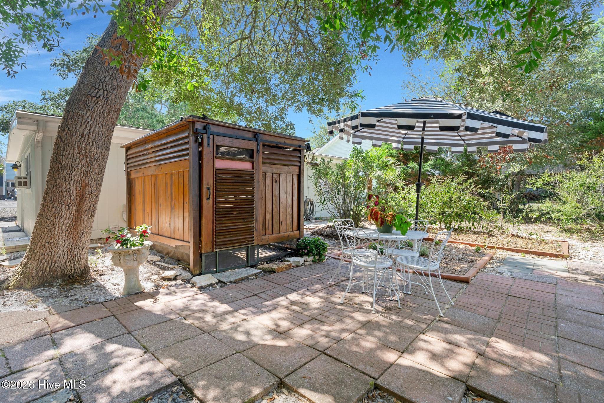 147 NW 10th Street