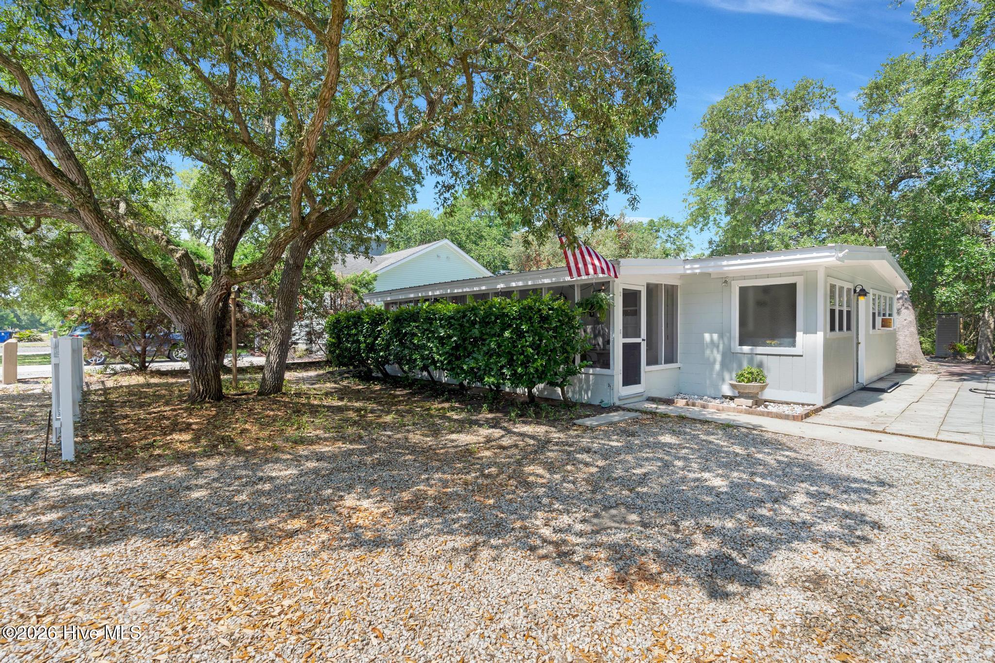 147 NW 10th Street