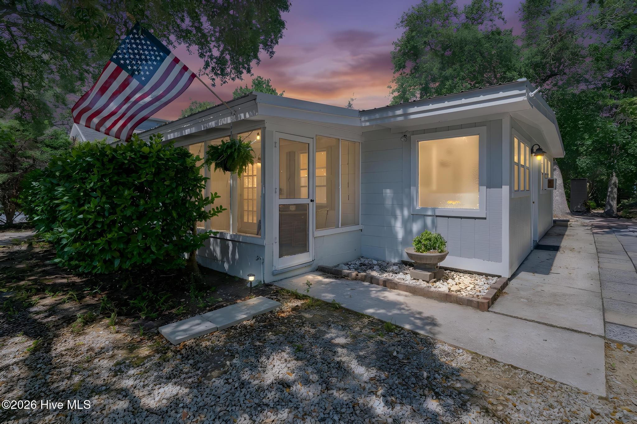 147 NW 10th Street
