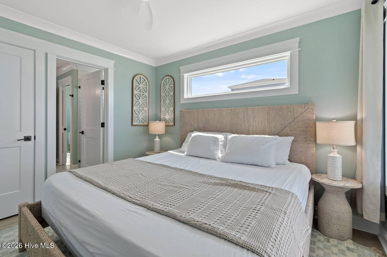 923 E Beach Drive