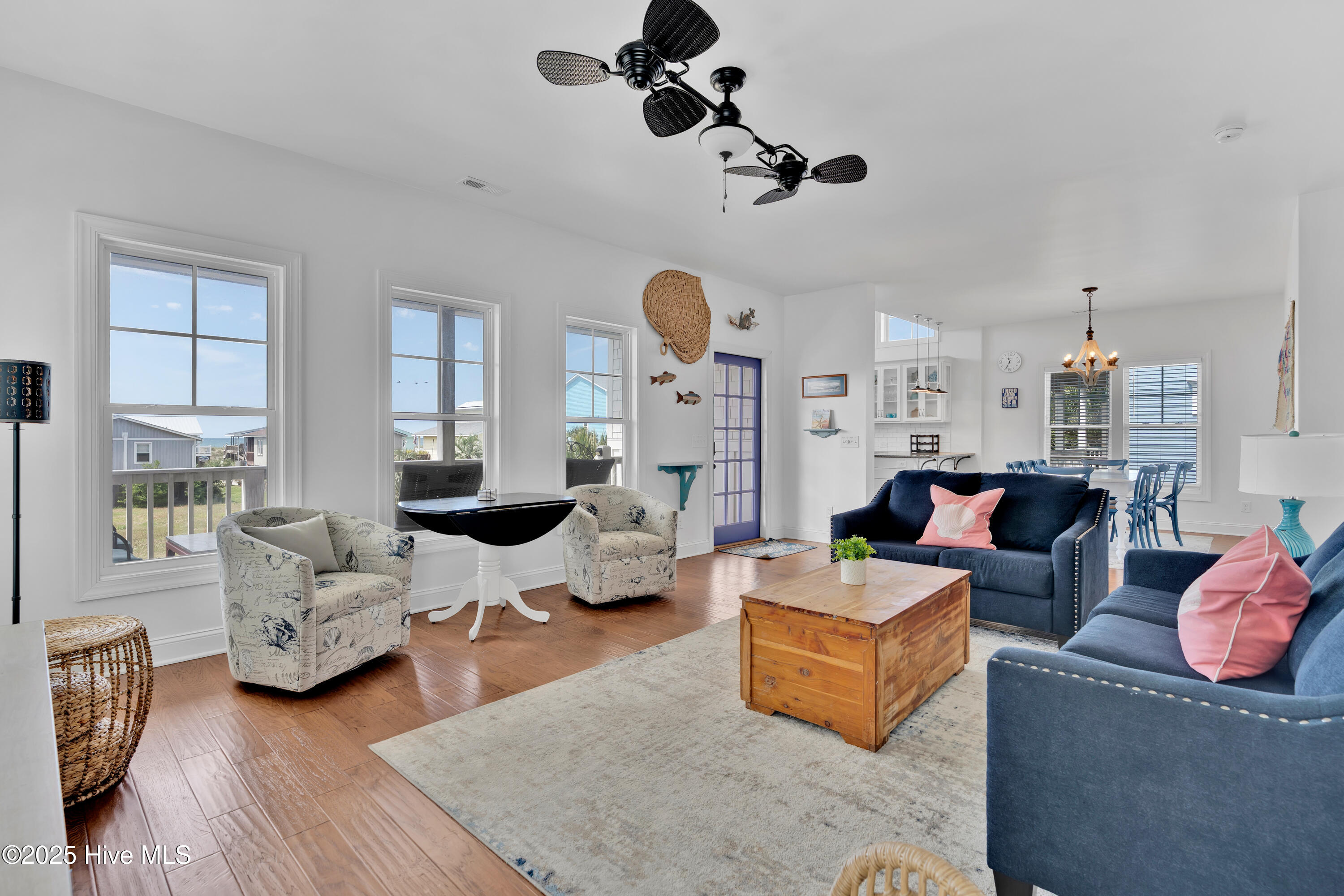 2304 W Dolphin Drive