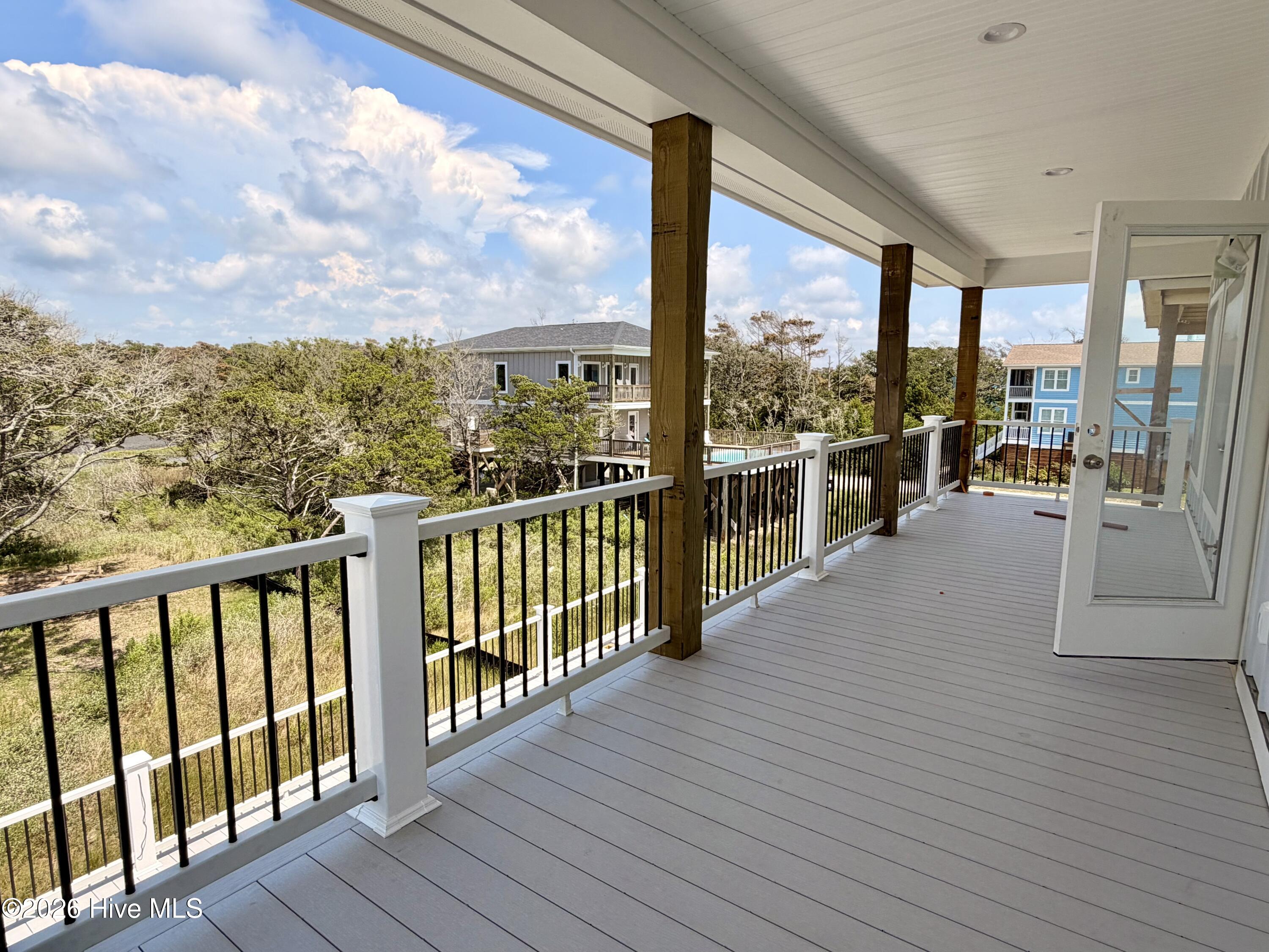 206 W Pelican Drive
