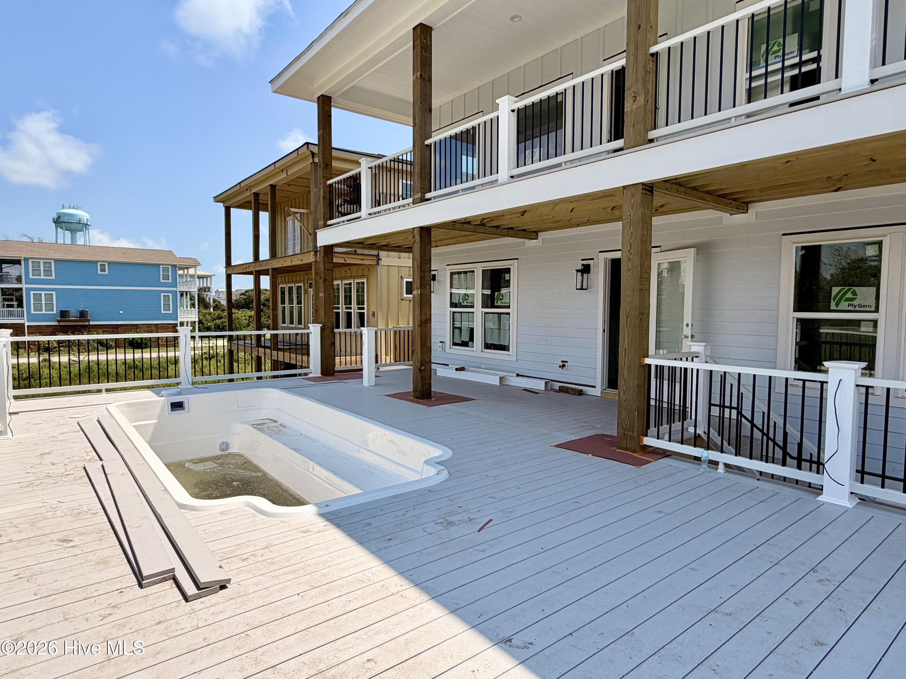 206 W Pelican Drive