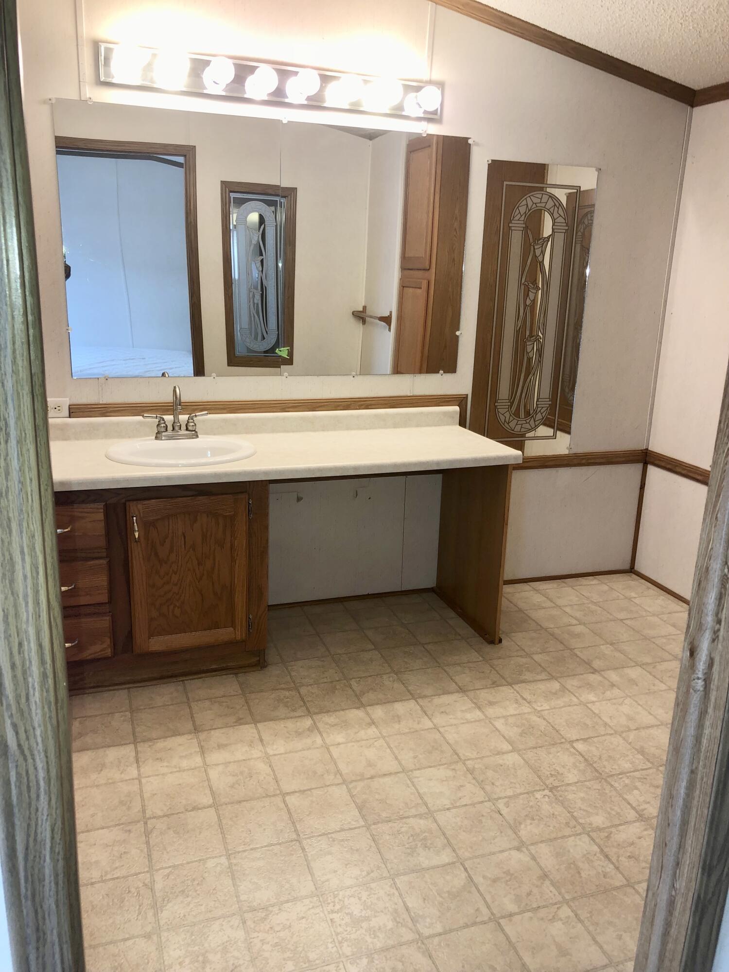 155 E 48th Street, 24