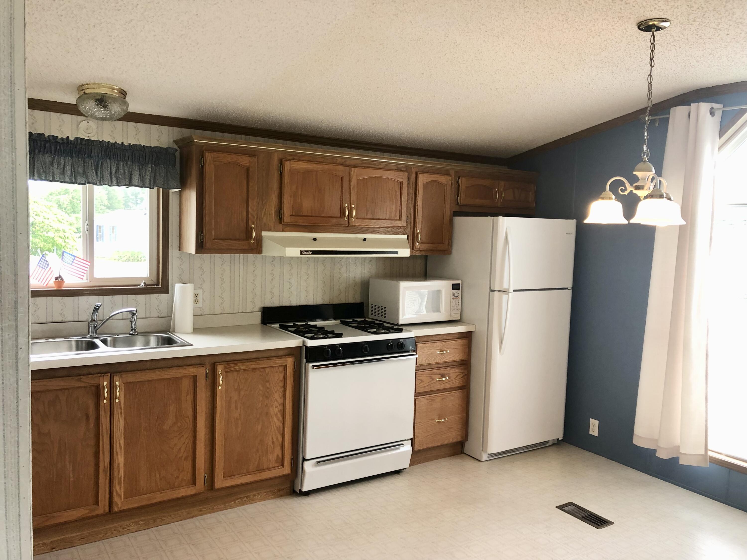 155 E 48th Street, 24