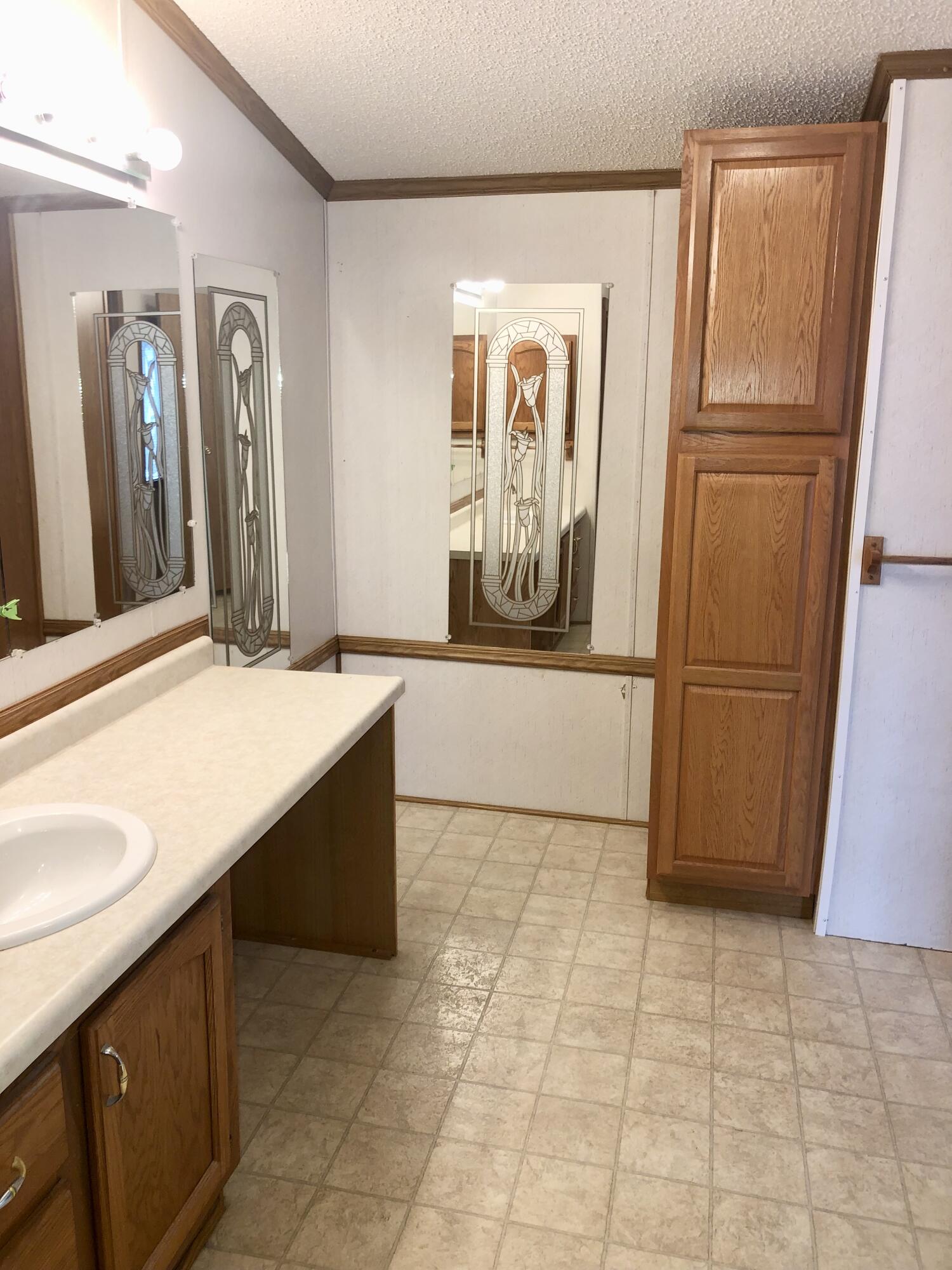 155 E 48th Street, 24