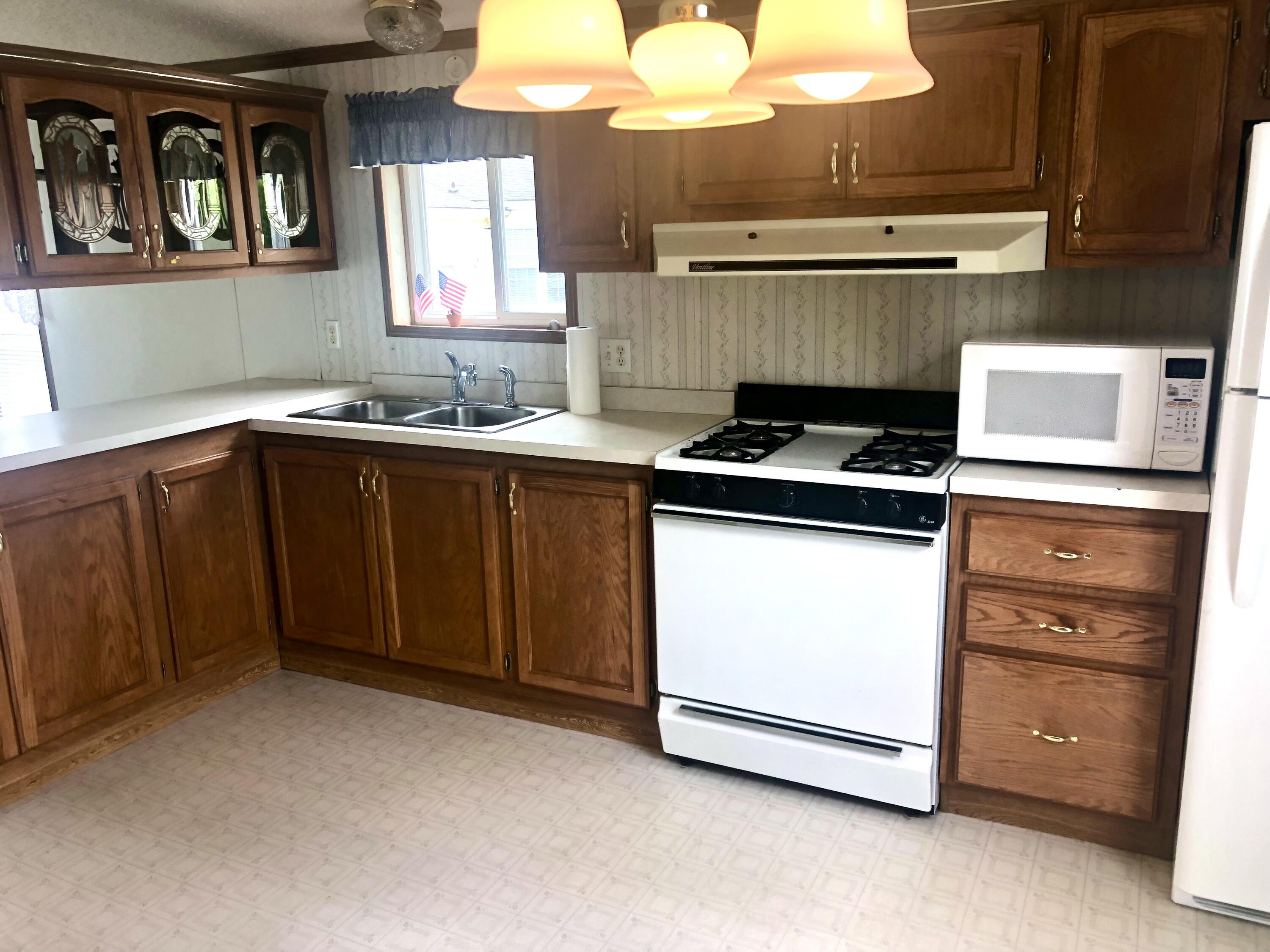 155 E 48th Street, 24