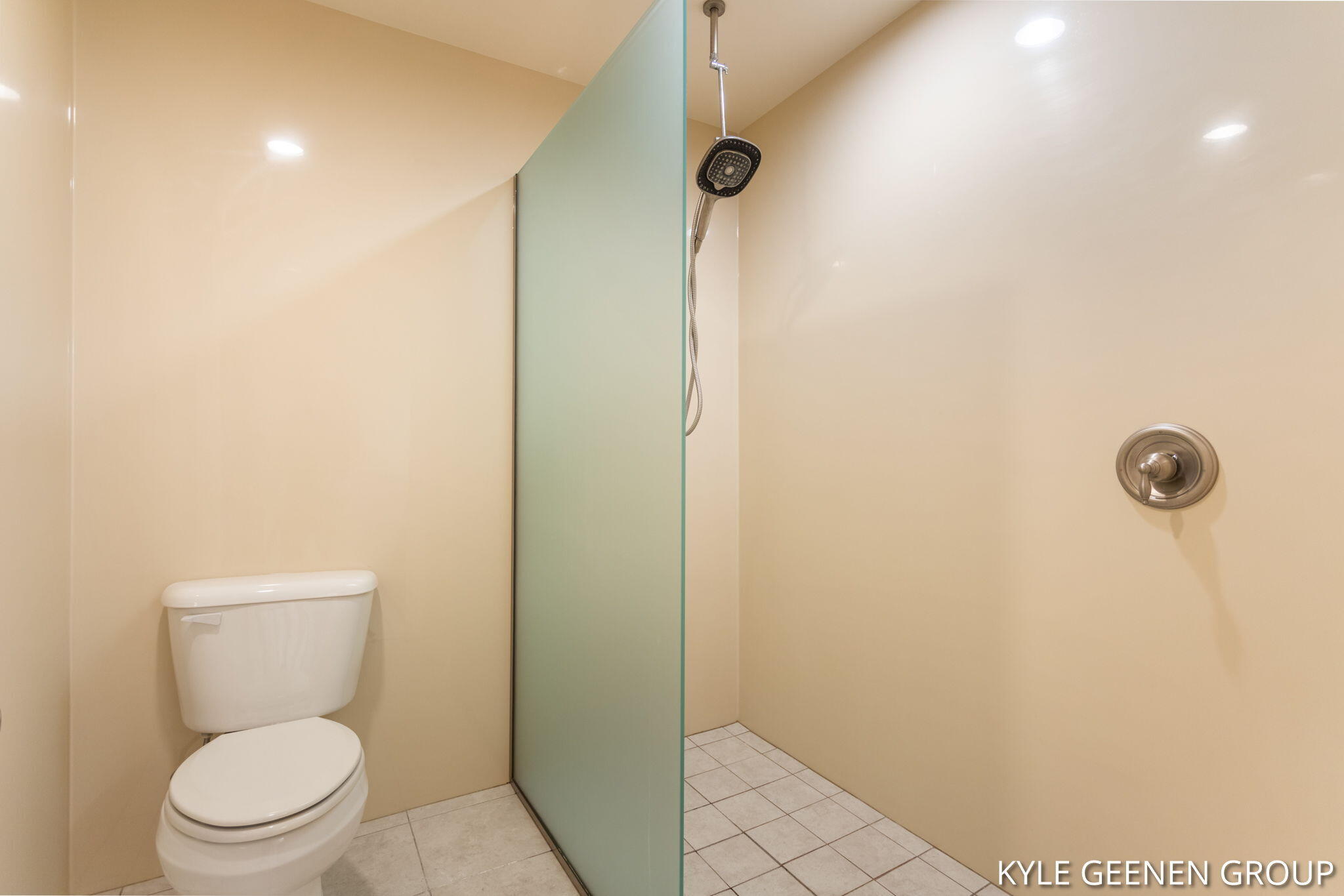 533 COLUMBIA Avenue, 103