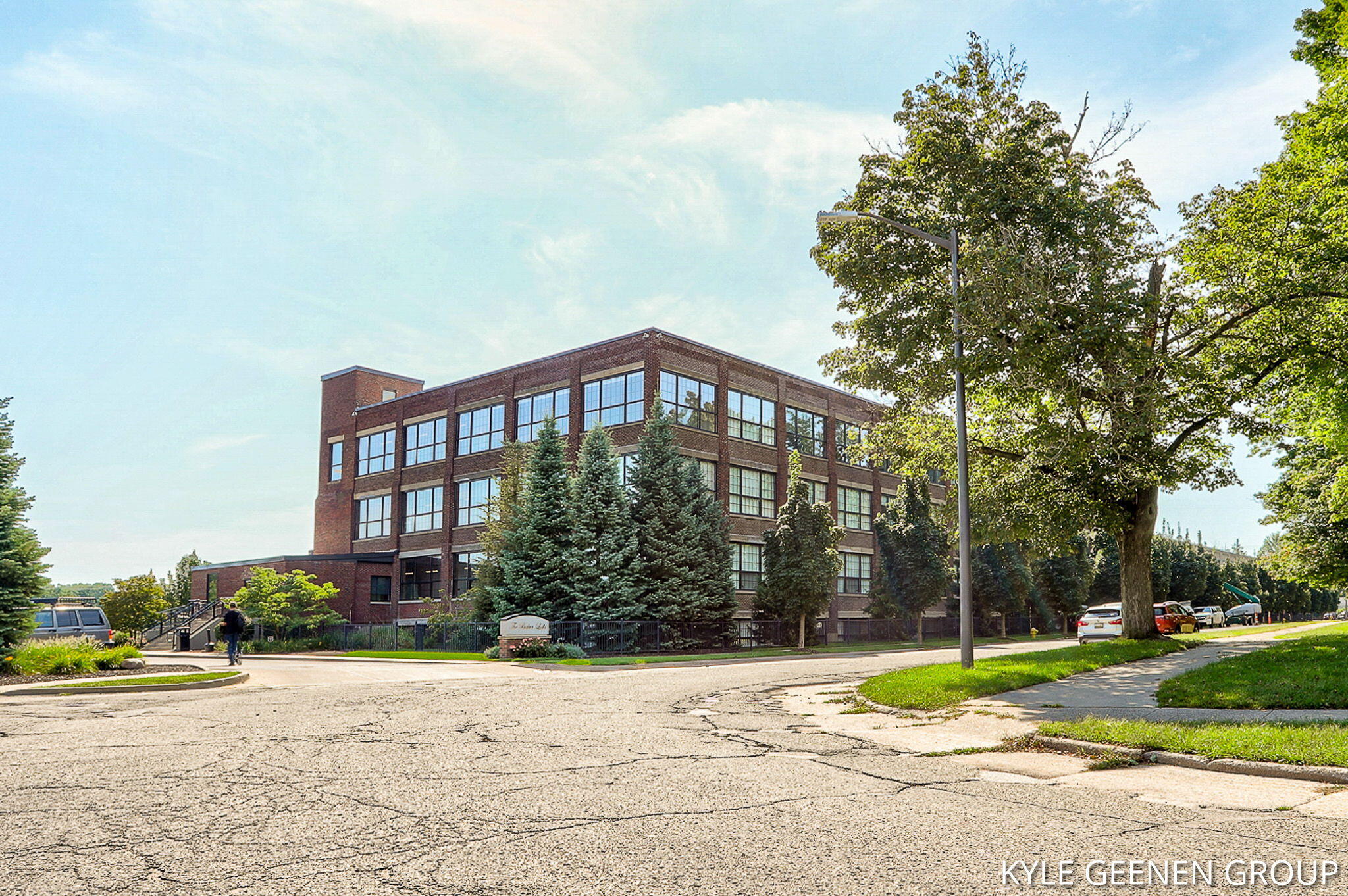 533 COLUMBIA Avenue, 103