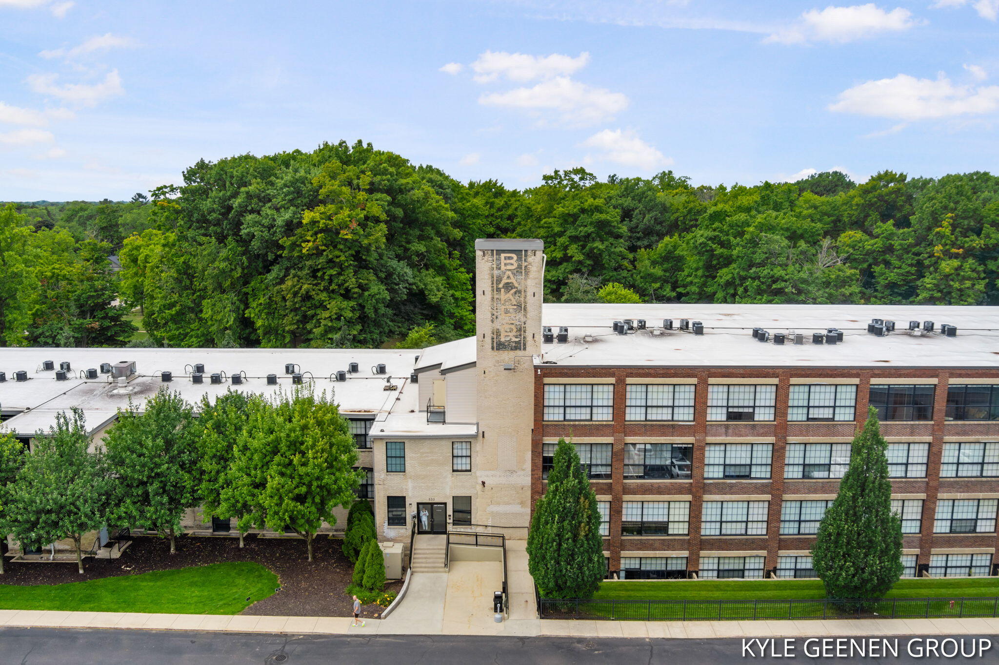 533 COLUMBIA Avenue, 103