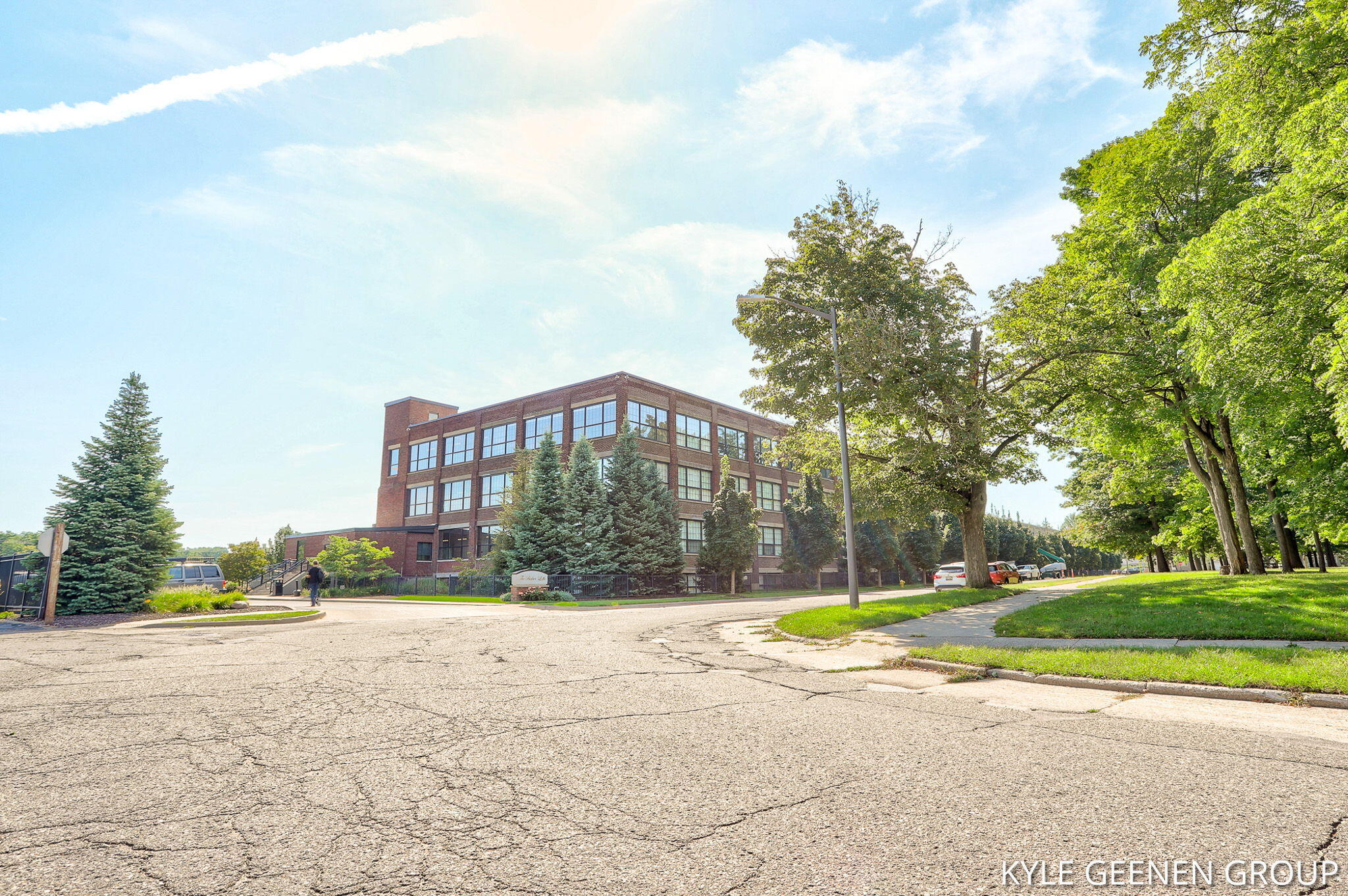 533 COLUMBIA Avenue, 103