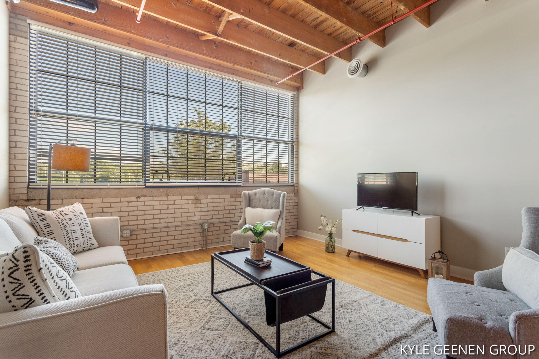 533 COLUMBIA Avenue, 103