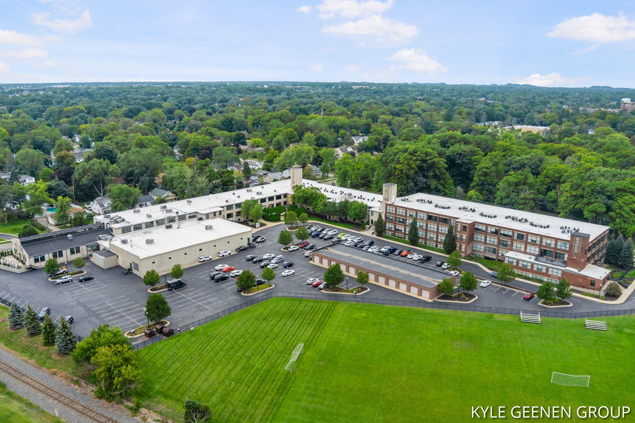 533 COLUMBIA Avenue, 103