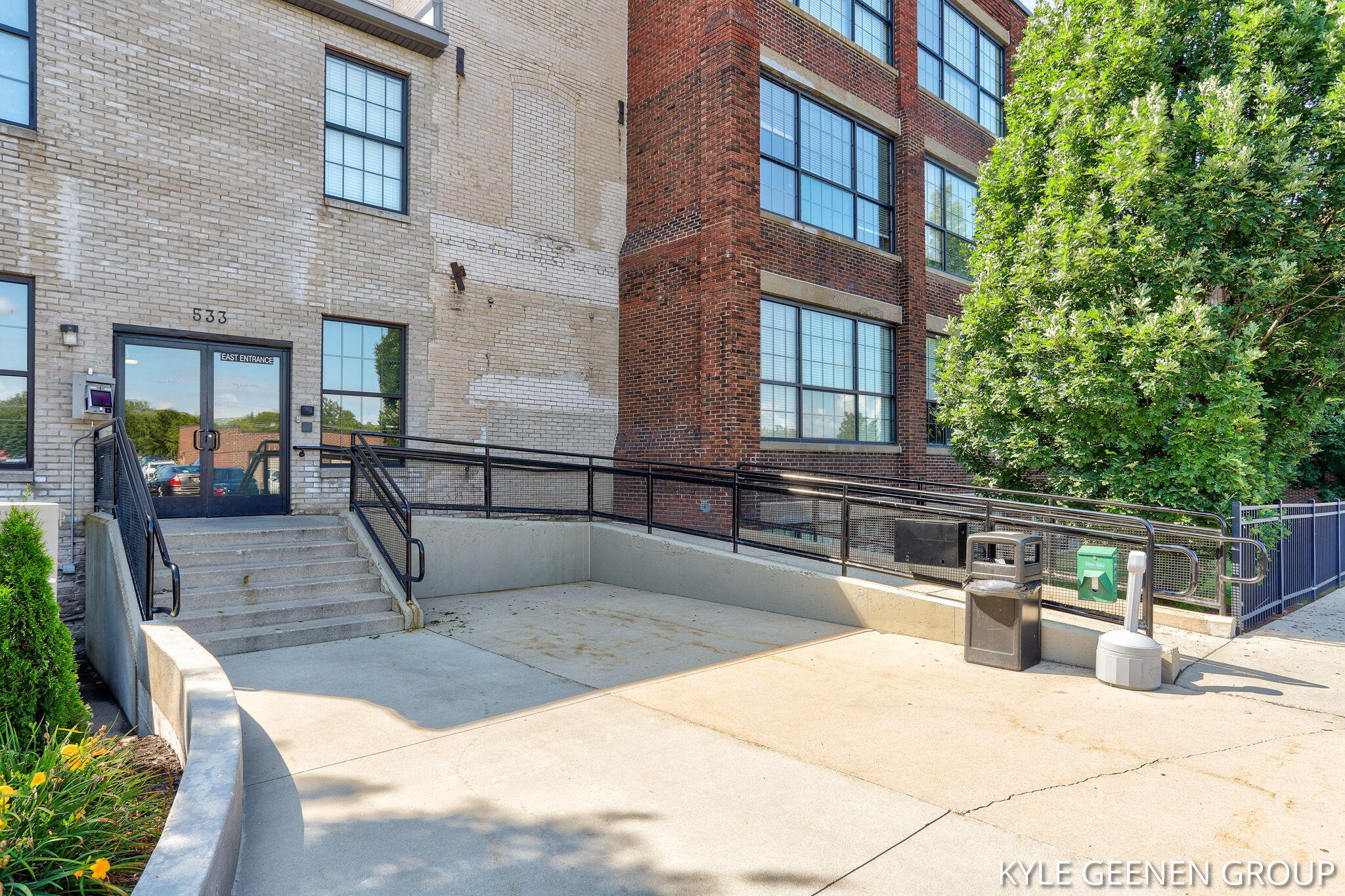 533 COLUMBIA Avenue, 103