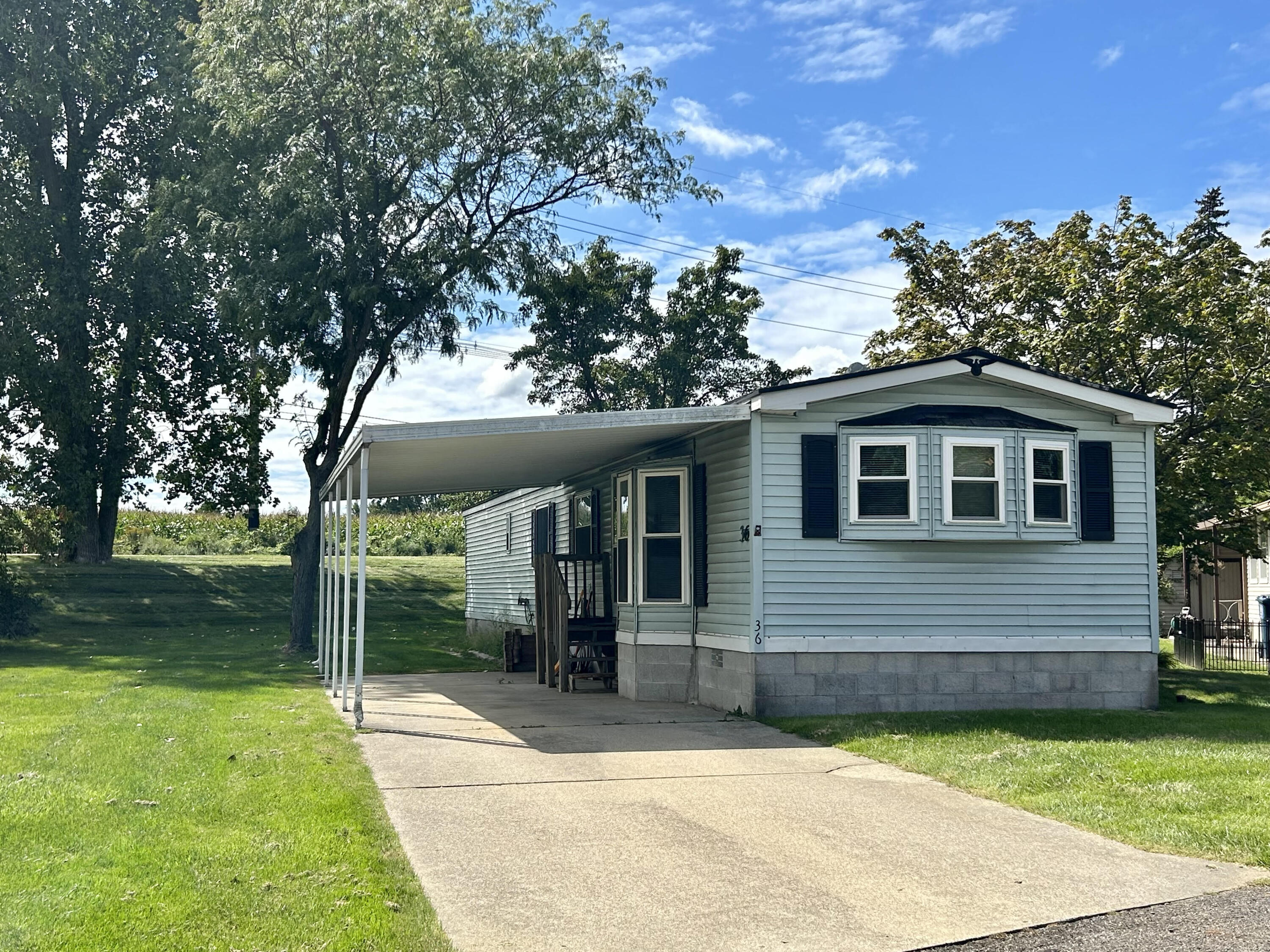 155 E 48th Street, 36