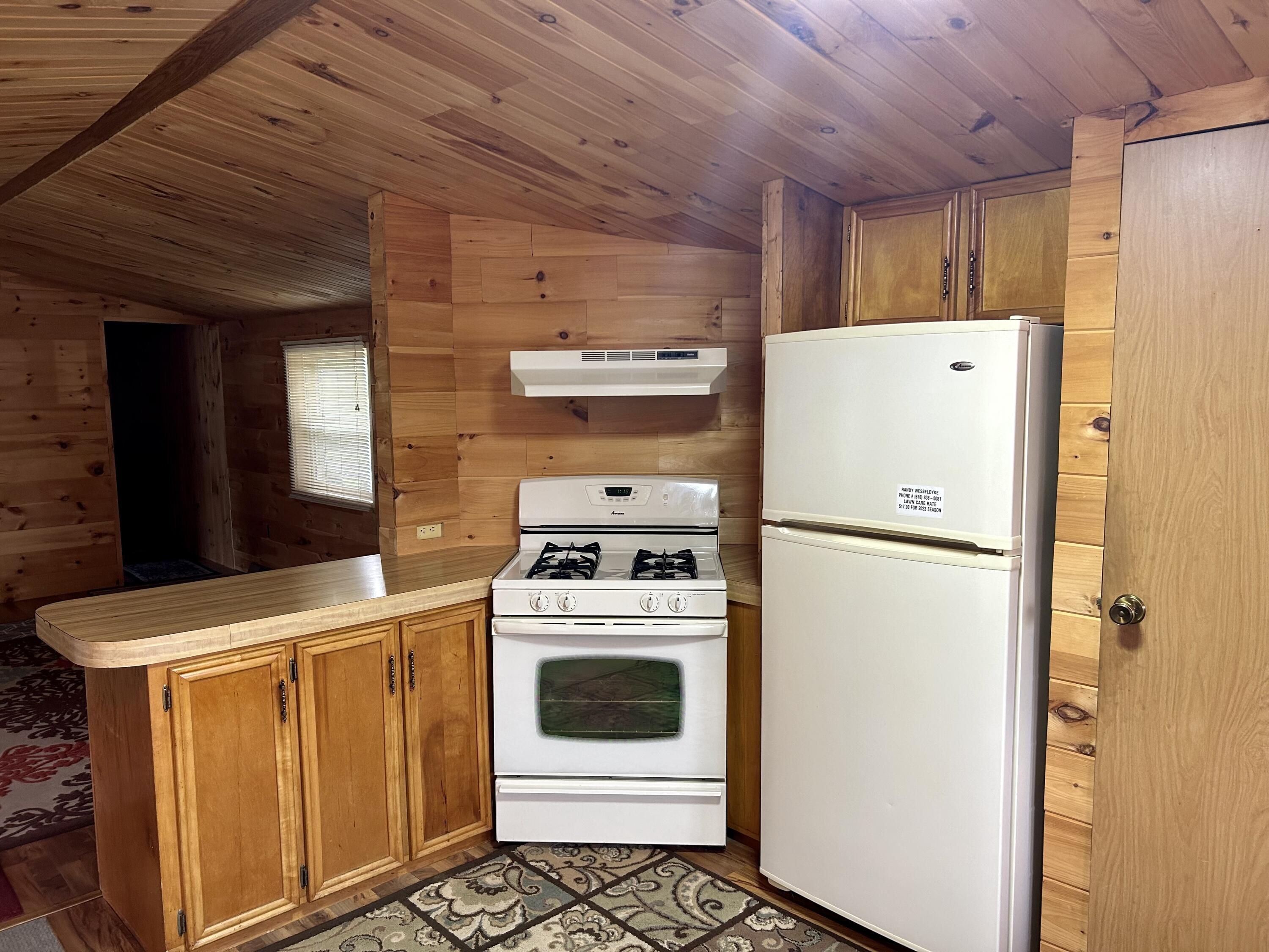 155 E 48th Street, 36