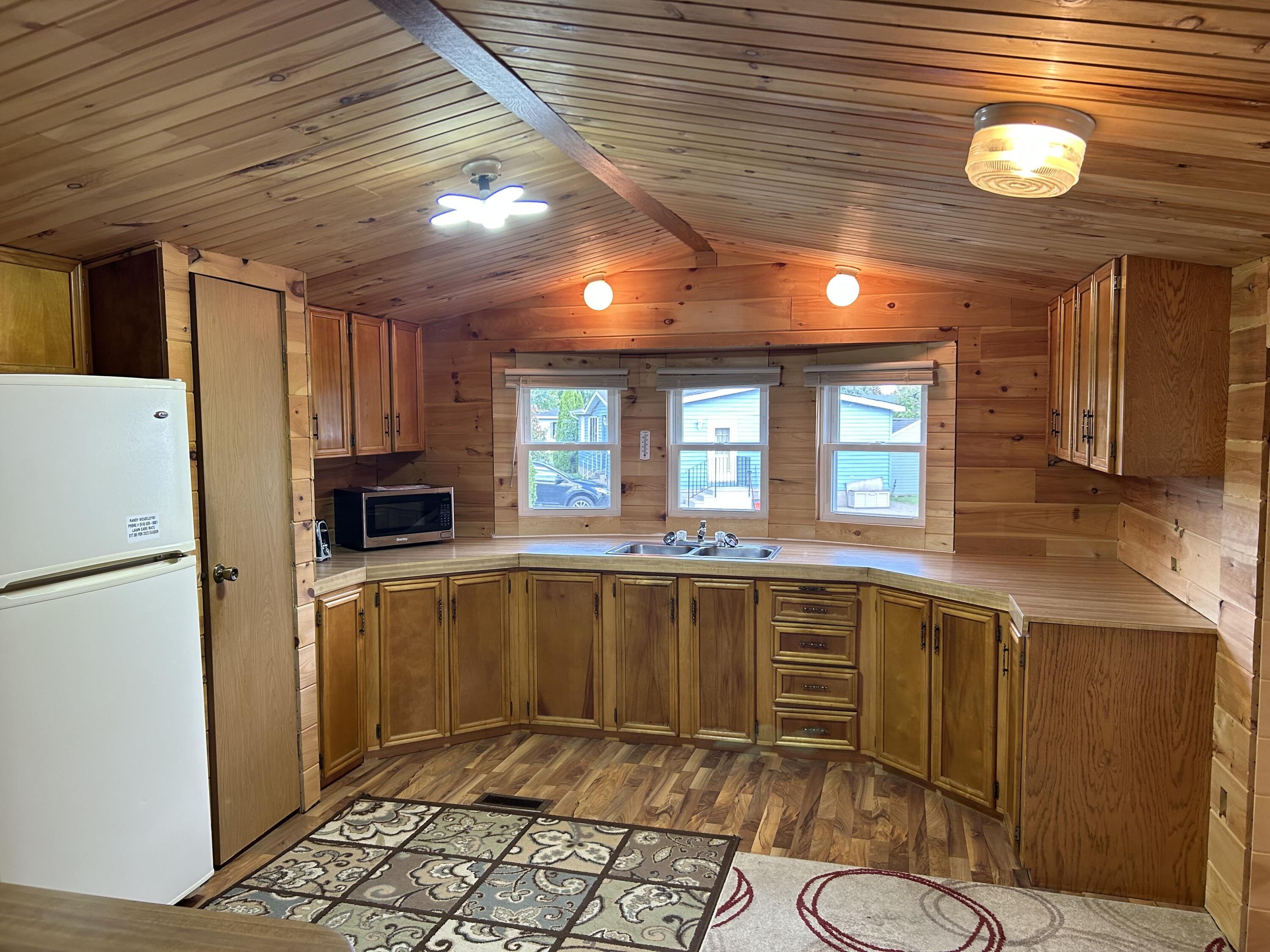 155 E 48th Street, 36