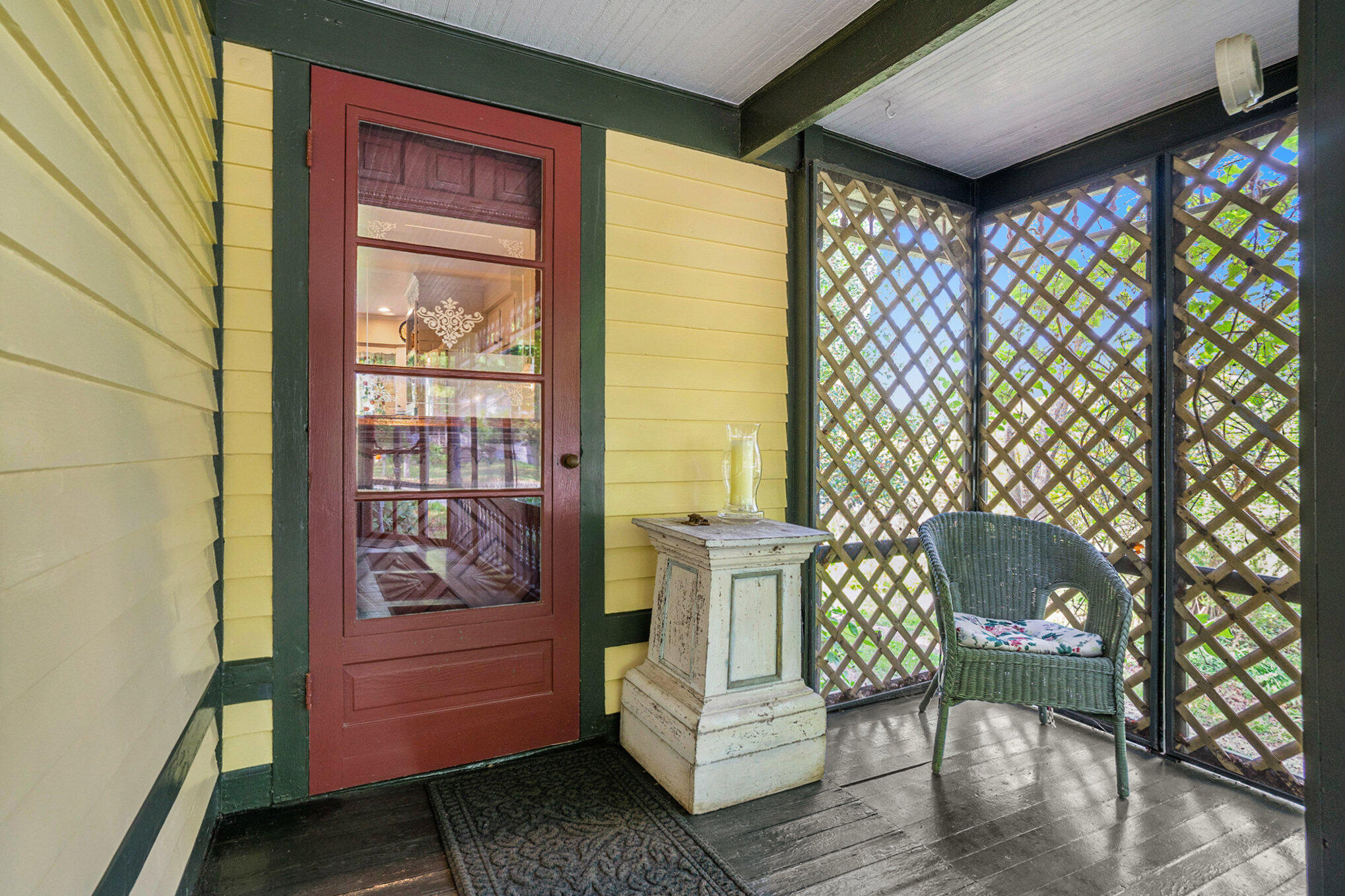 1382 Blue Star Highway