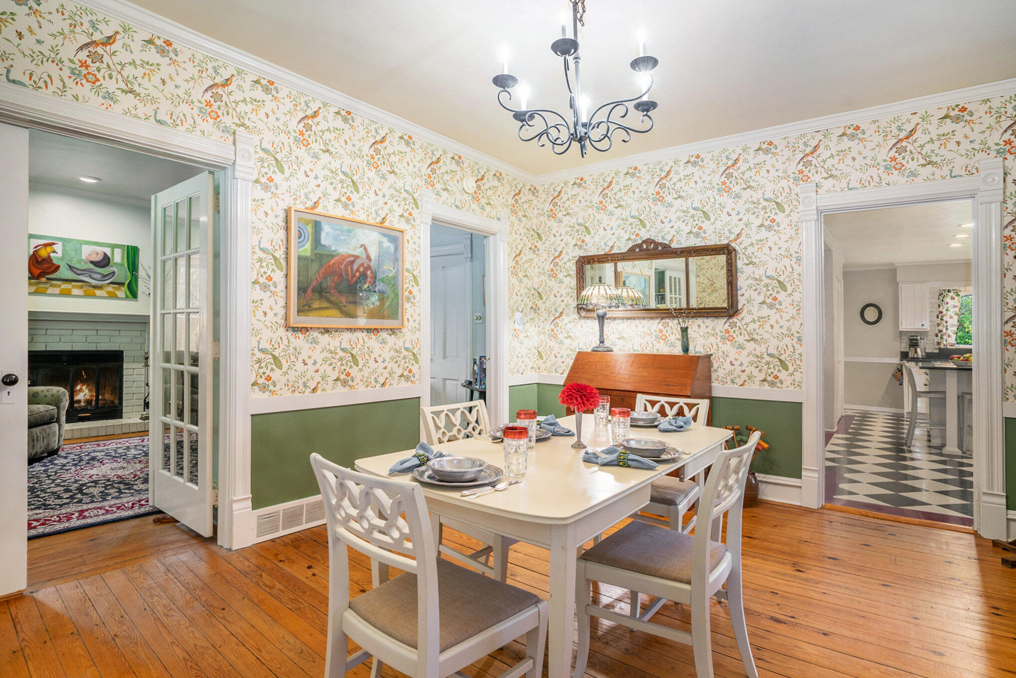 1382 Blue Star Highway