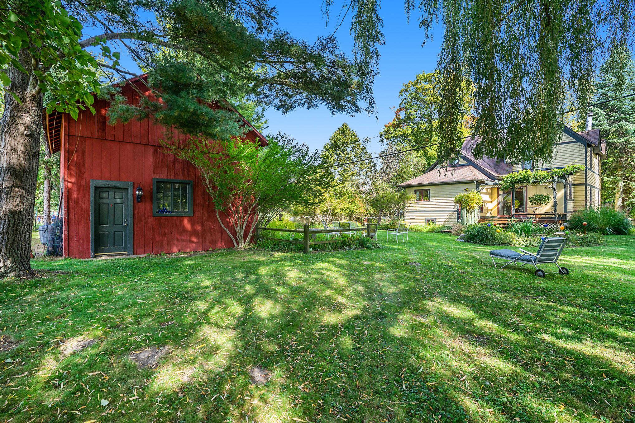 1382 Blue Star Highway