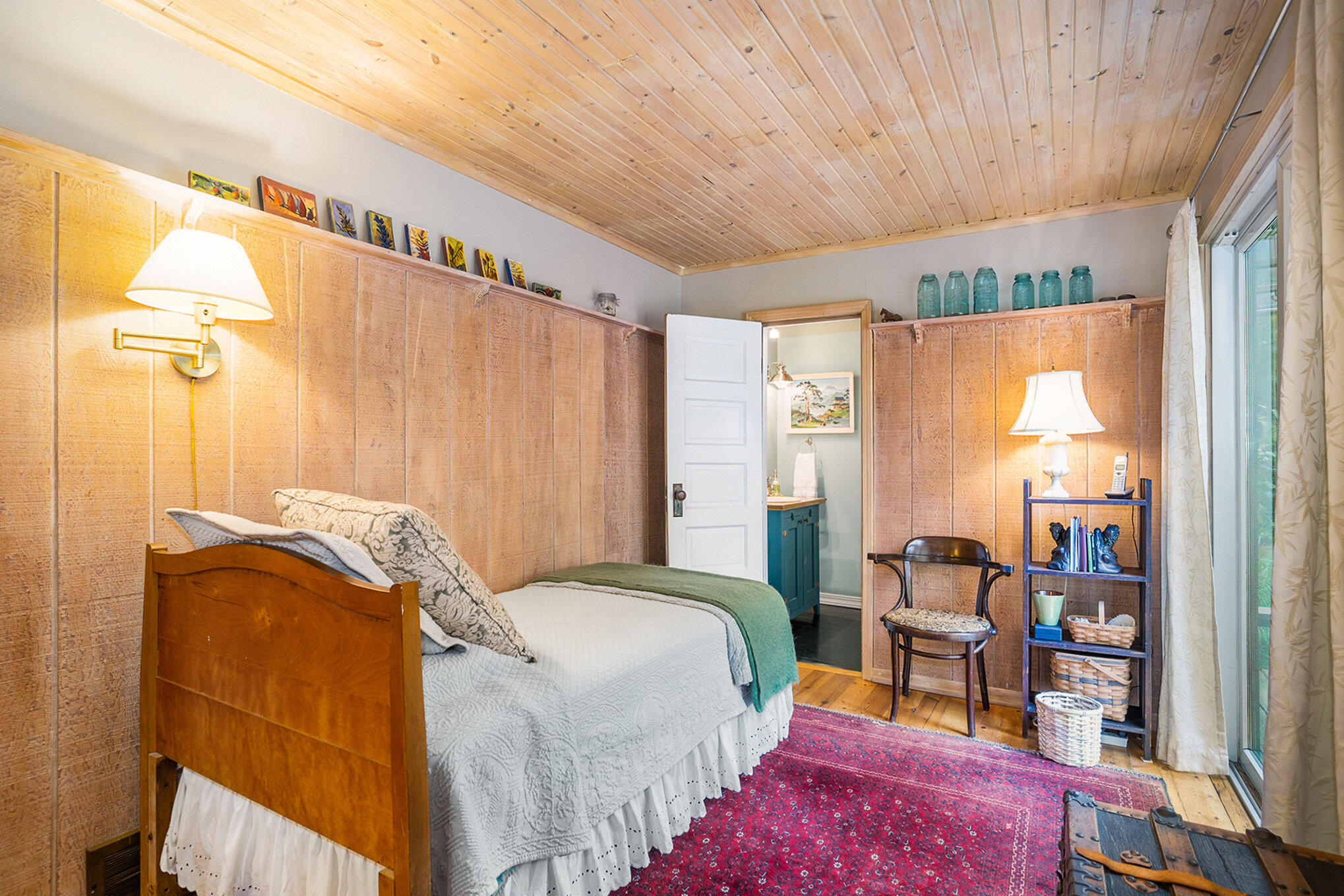 1382 Blue Star Highway