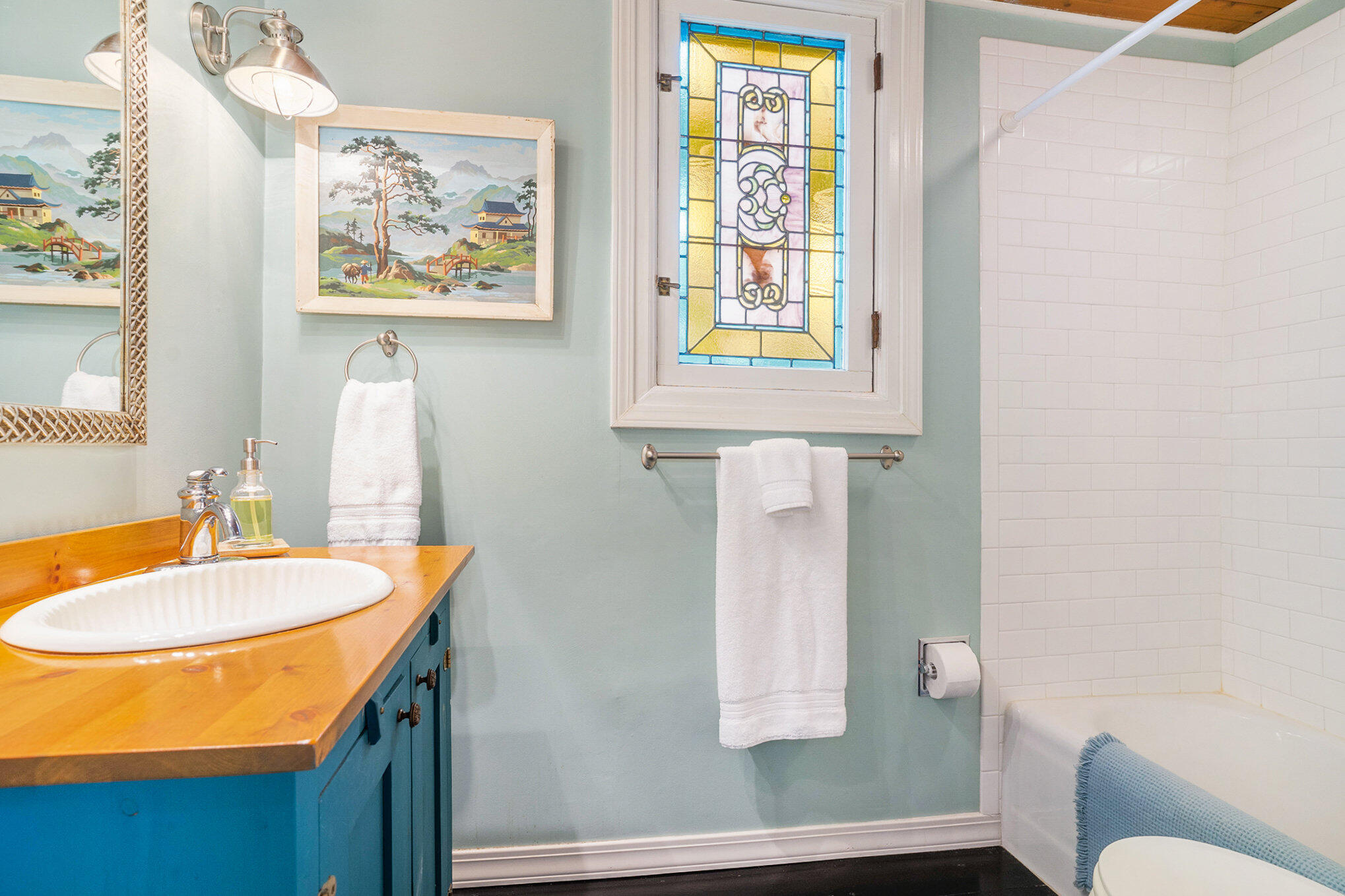 1382 Blue Star Highway