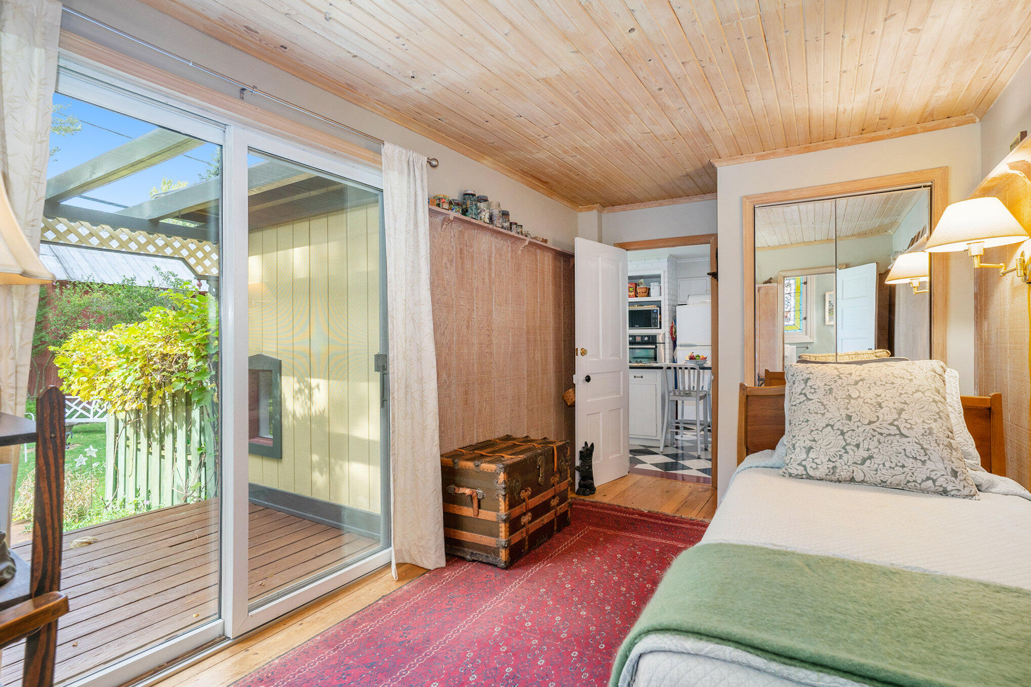 1382 Blue Star Highway