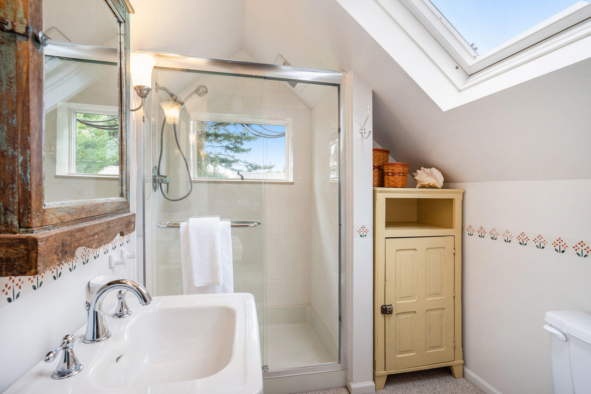 1382 Blue Star Highway