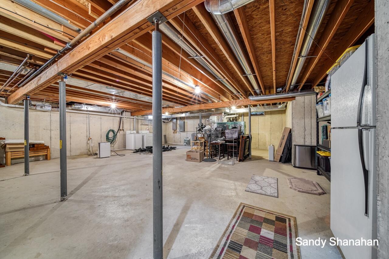 2348 Lakeshore Drive