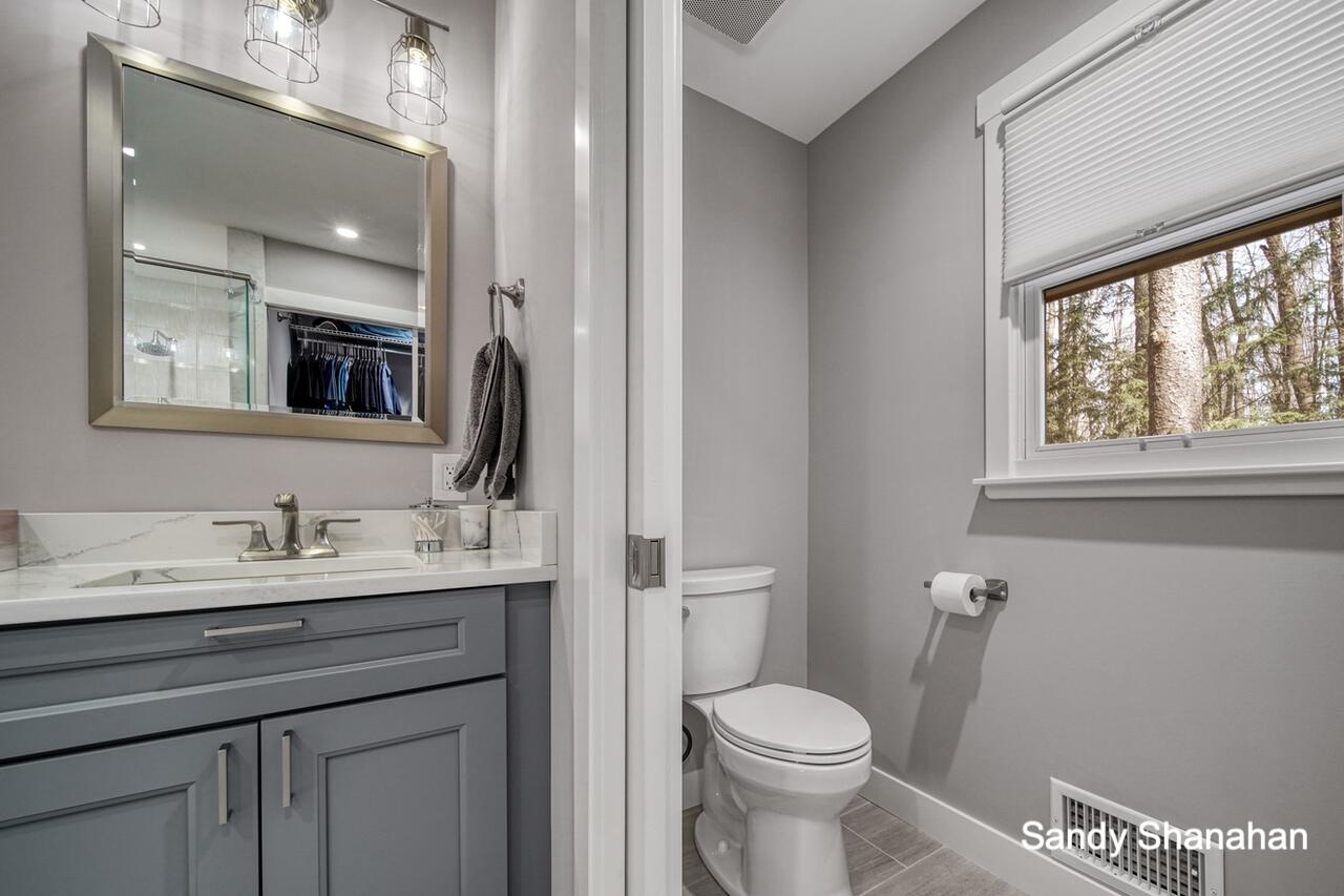 2348 Lakeshore Drive