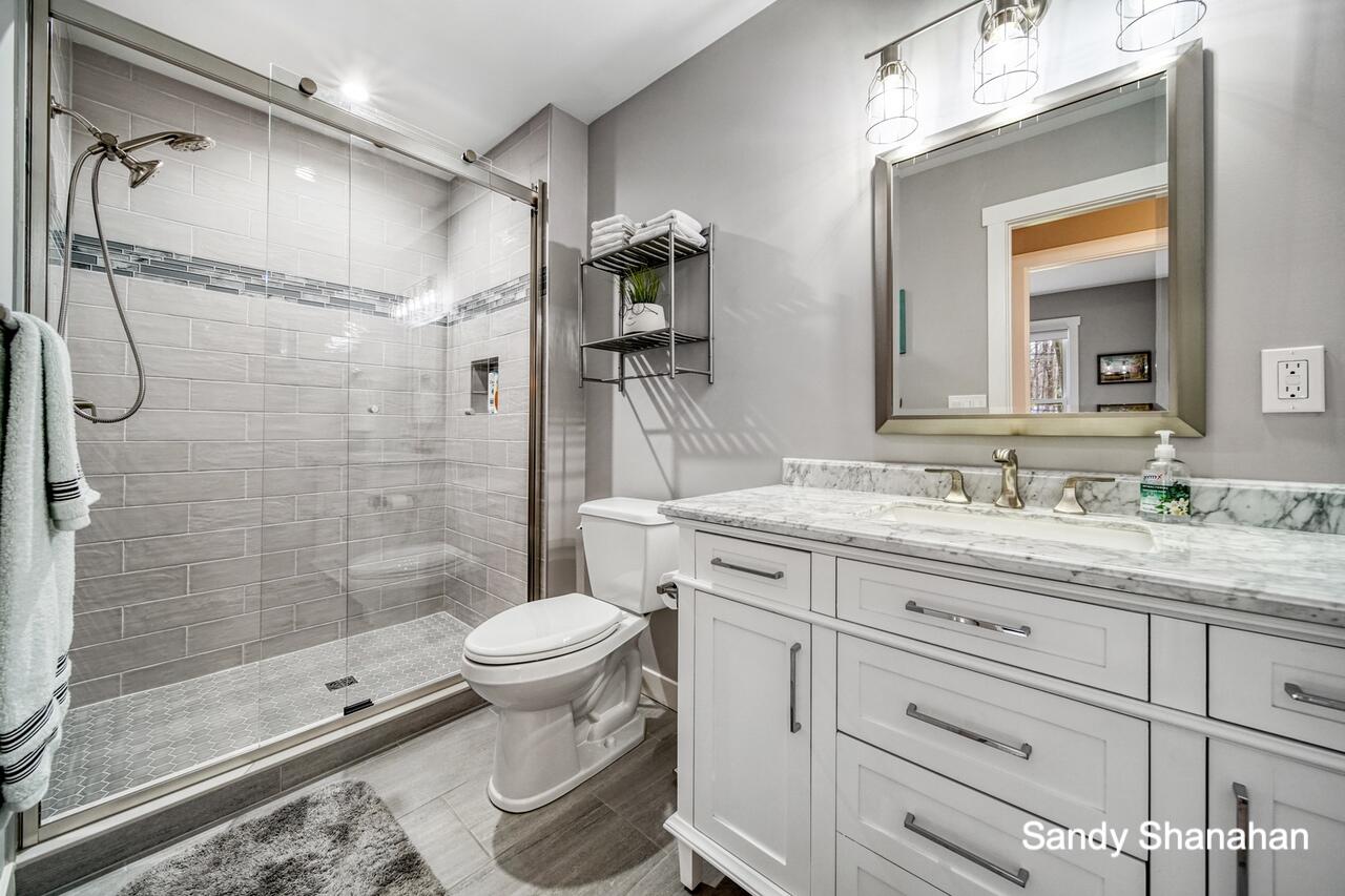 2348 Lakeshore Drive