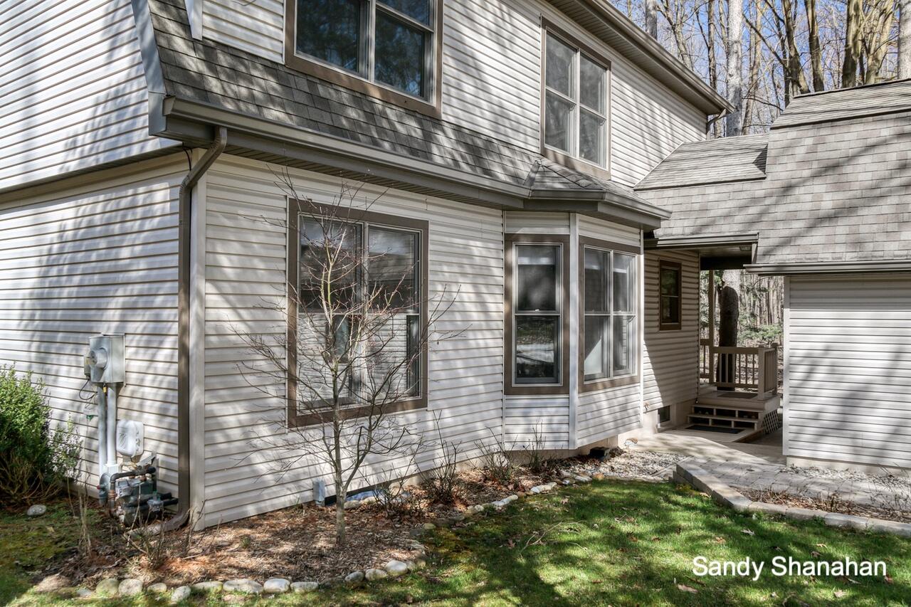 2348 Lakeshore Drive