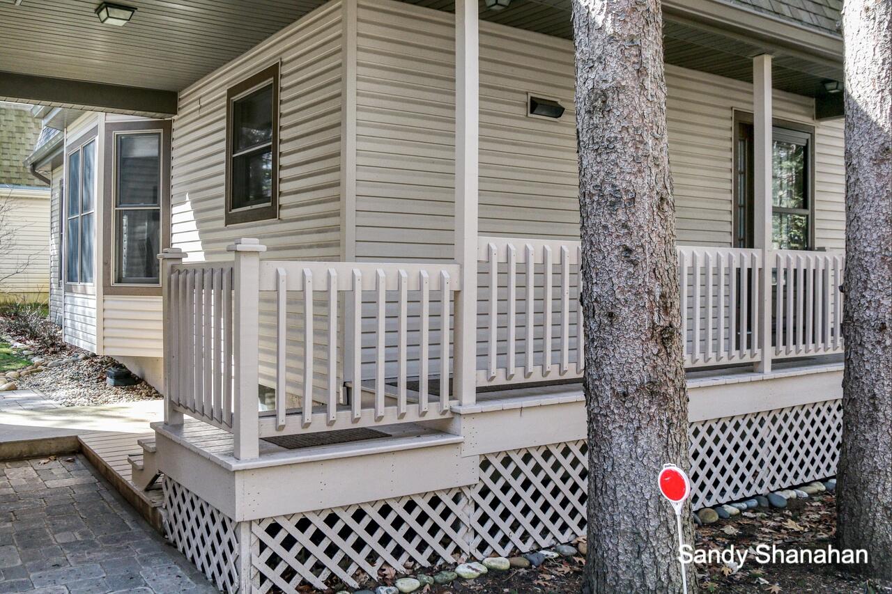 2348 Lakeshore Drive